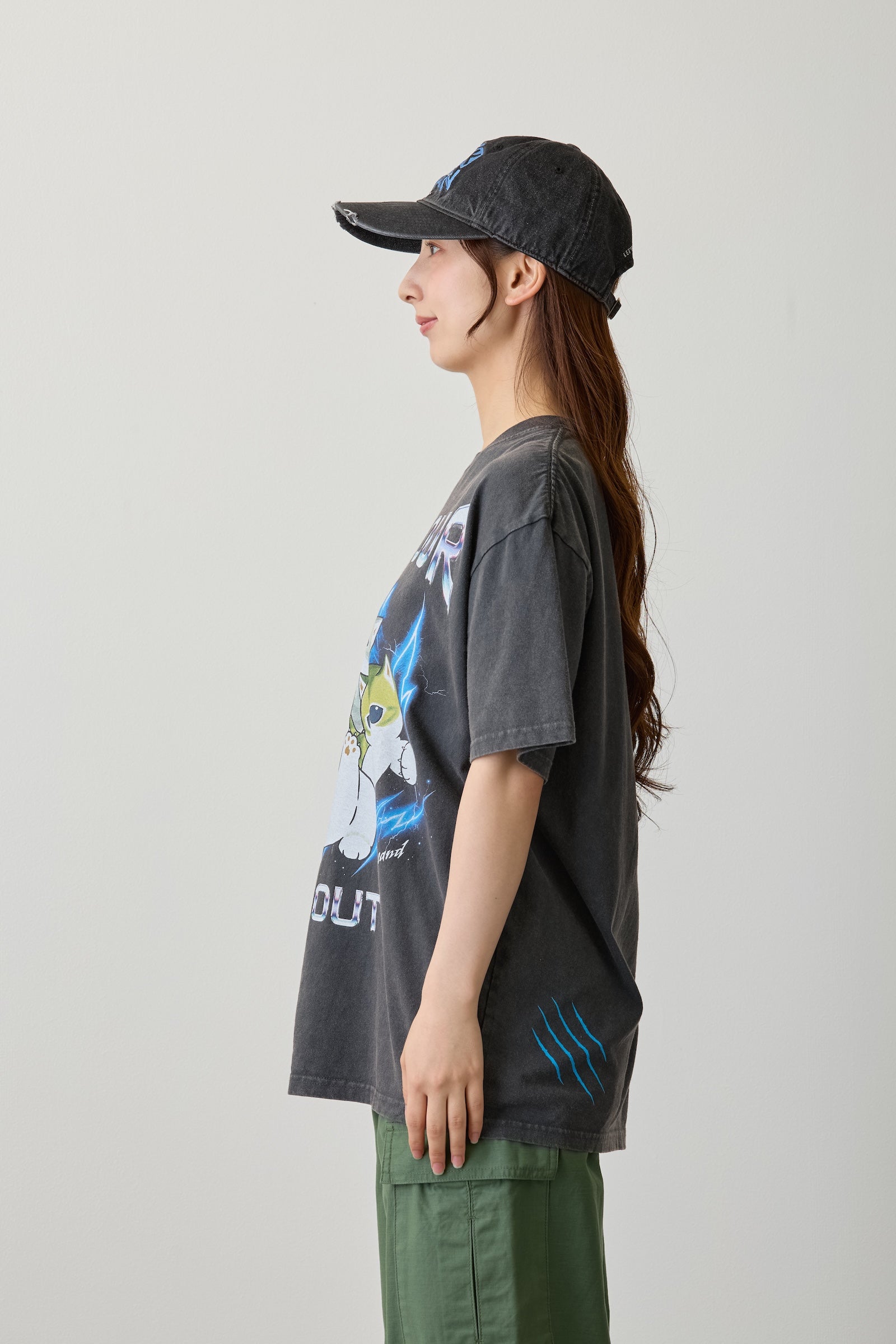 【7月中旬以降お届け】mofusand Tシャツ CLAW YOUR WAY OUT スミ
