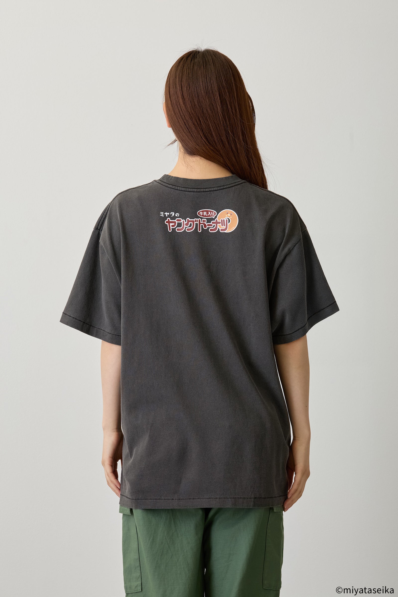 【7月中旬以降お届け】ヤングドーナツ Tシャツ 駄菓子ロック ブラック