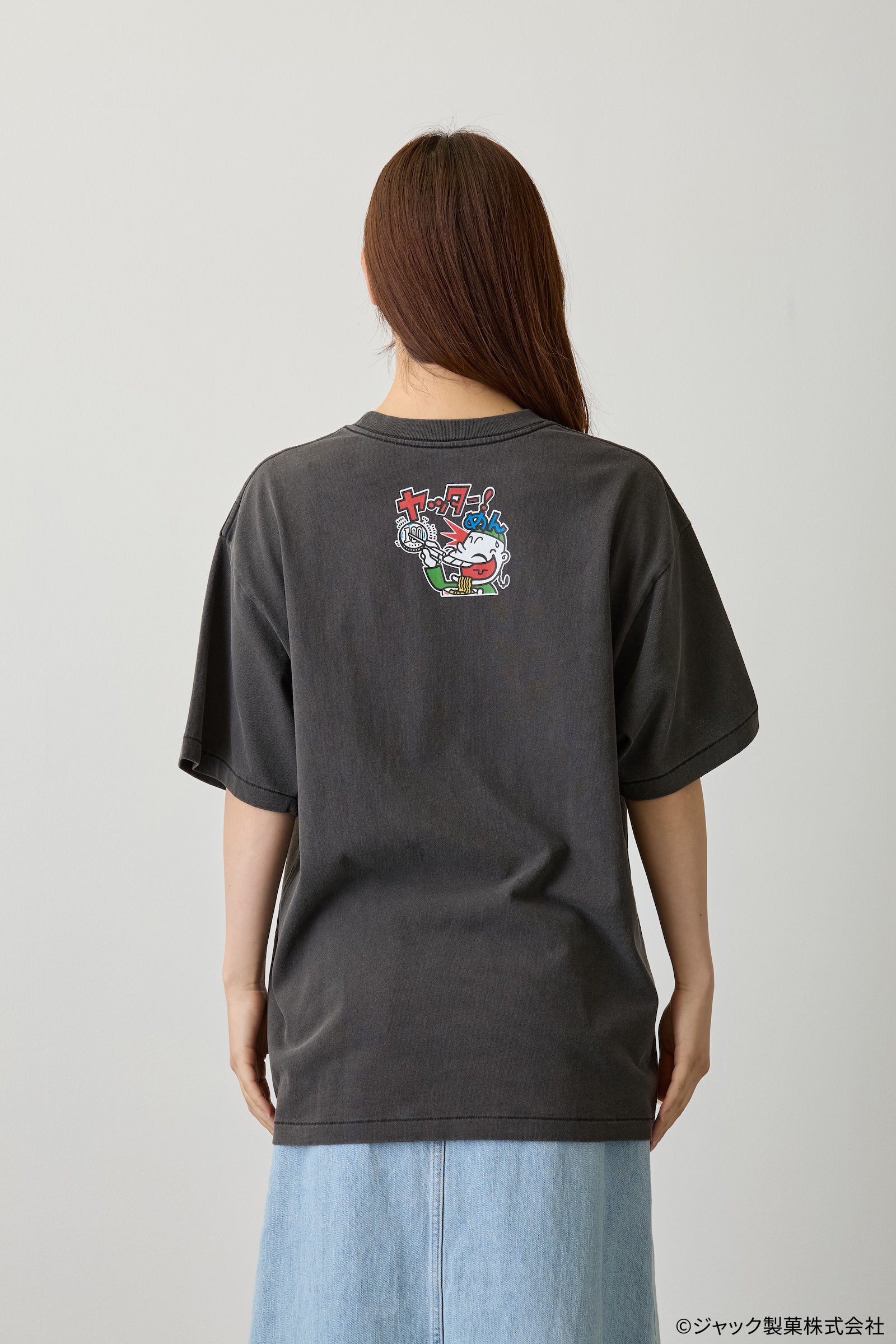 【7月中旬以降お届け】ヤッター!めん Tシャツ 駄菓子ロック ブラック