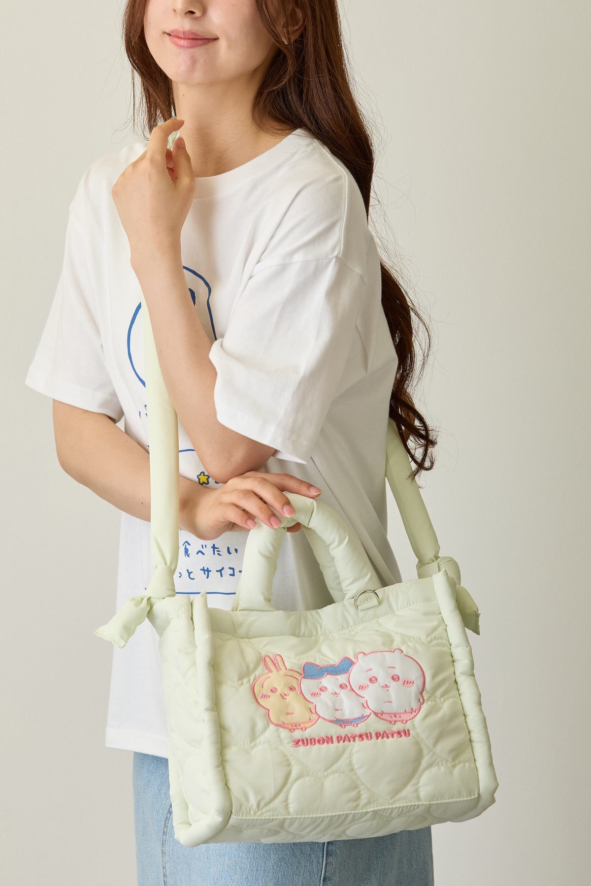ちいかわ パフィーショルダーバッグ ズボンパツパツ クリーム ONE