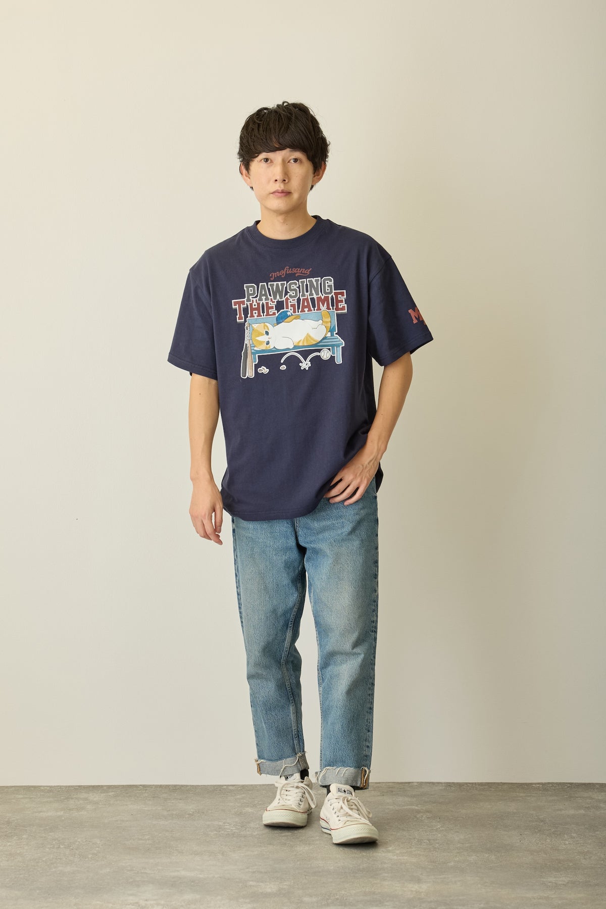 mofusand Tシャツ PAWSING THE GAME ネイビー