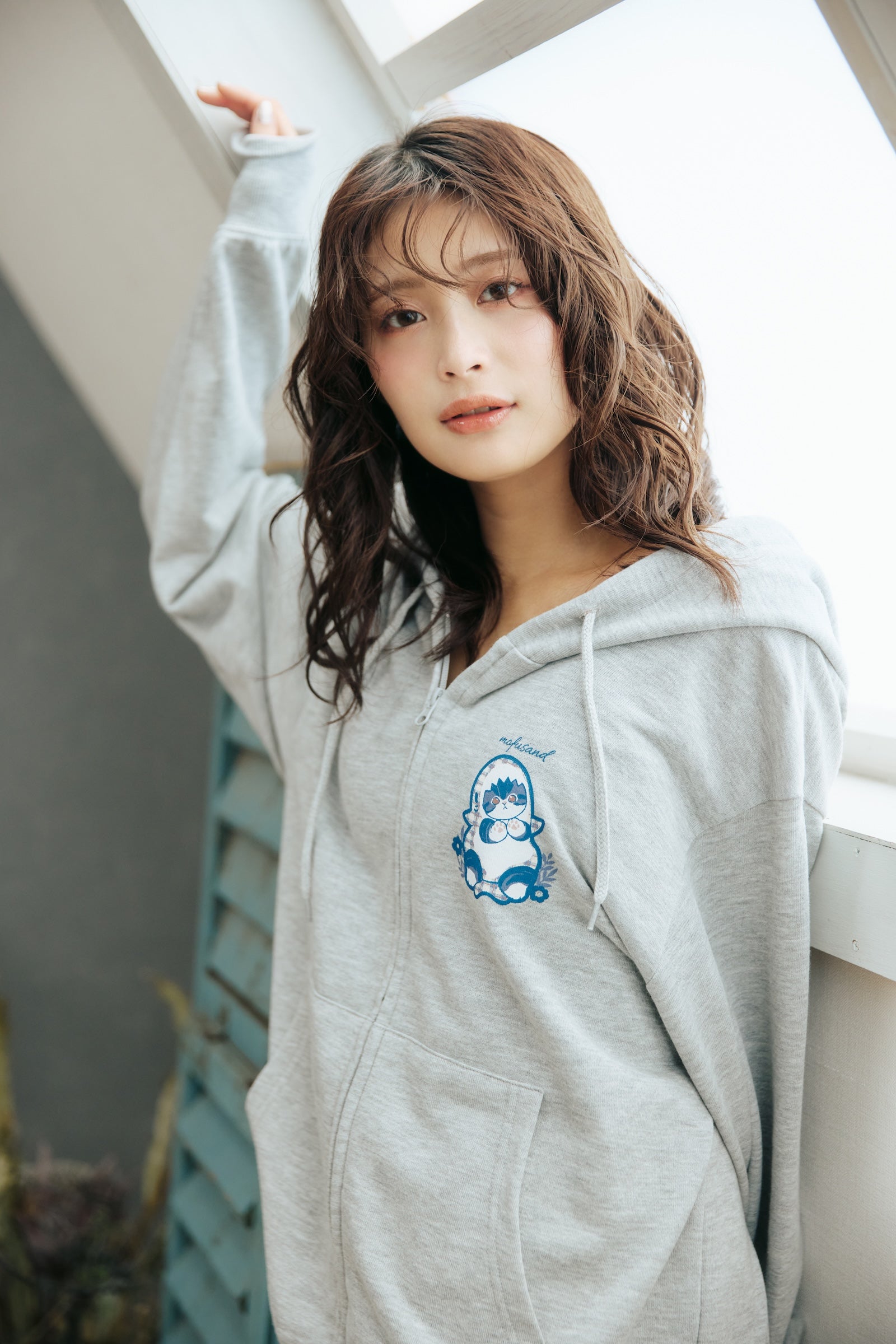 【2BUY10%OFF対象商品】mofusand ZIPパーカー カントリーチェック サメにゃん グレー