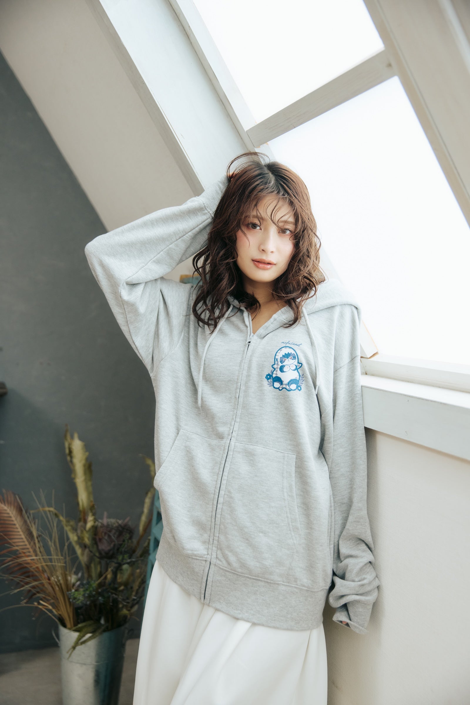 【2BUY10%OFF対象商品】mofusand ZIPパーカー カントリーチェック サメにゃん グレー