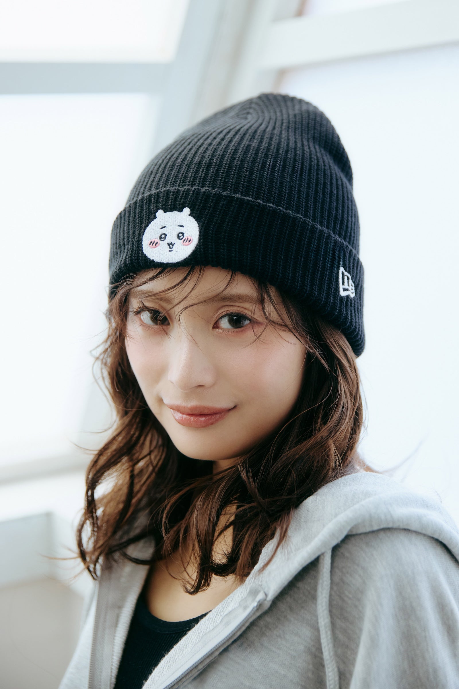 勝又イチローNEW ERAちいかわSoft Cuff Knit黒、グレー NEW ERA® SOFT CUFF KNIT ちいかわ BLACK