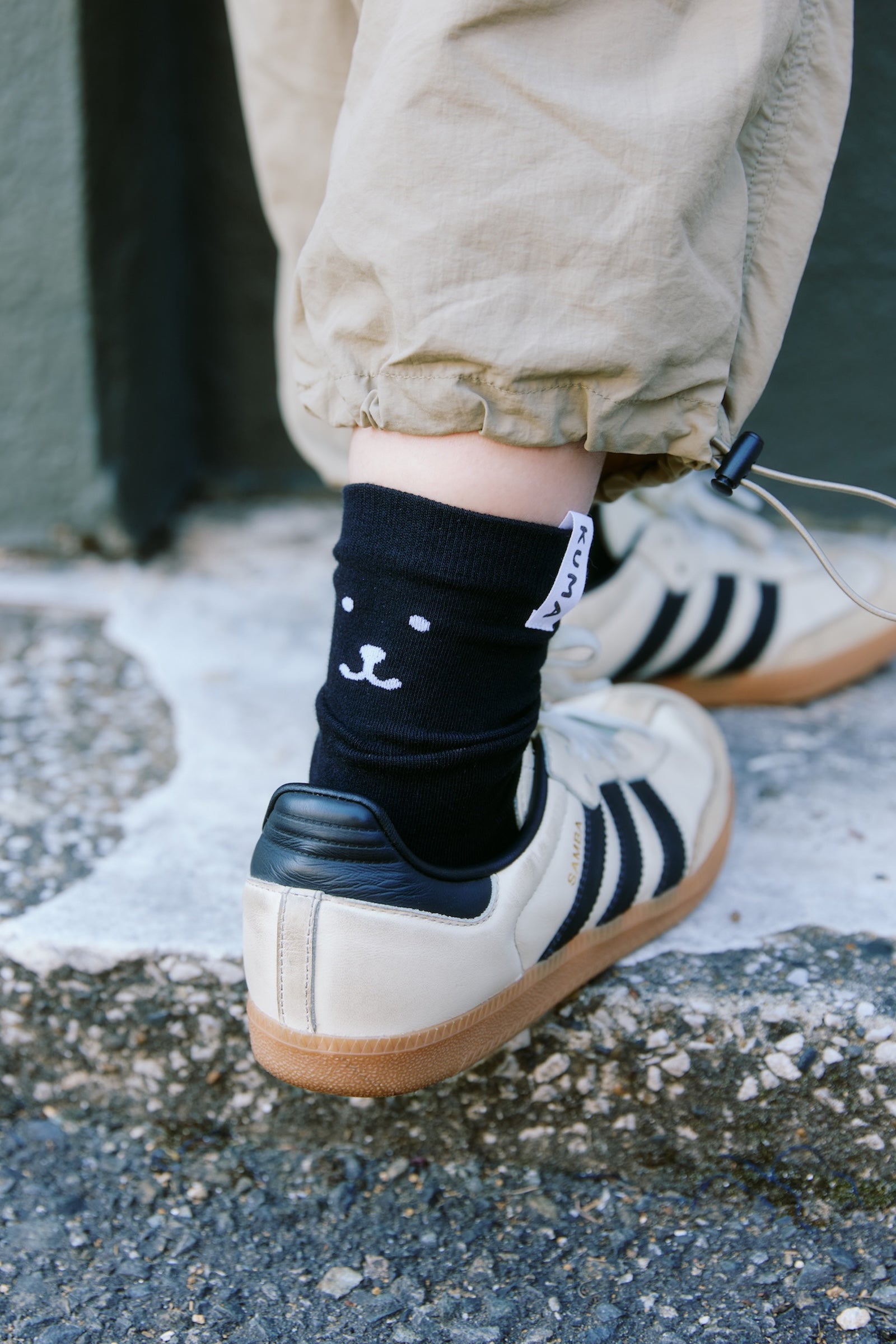 【追加生産予約】ナガノキャラクターズ クルーソックス モノクロなくま ブラック 22-24cm