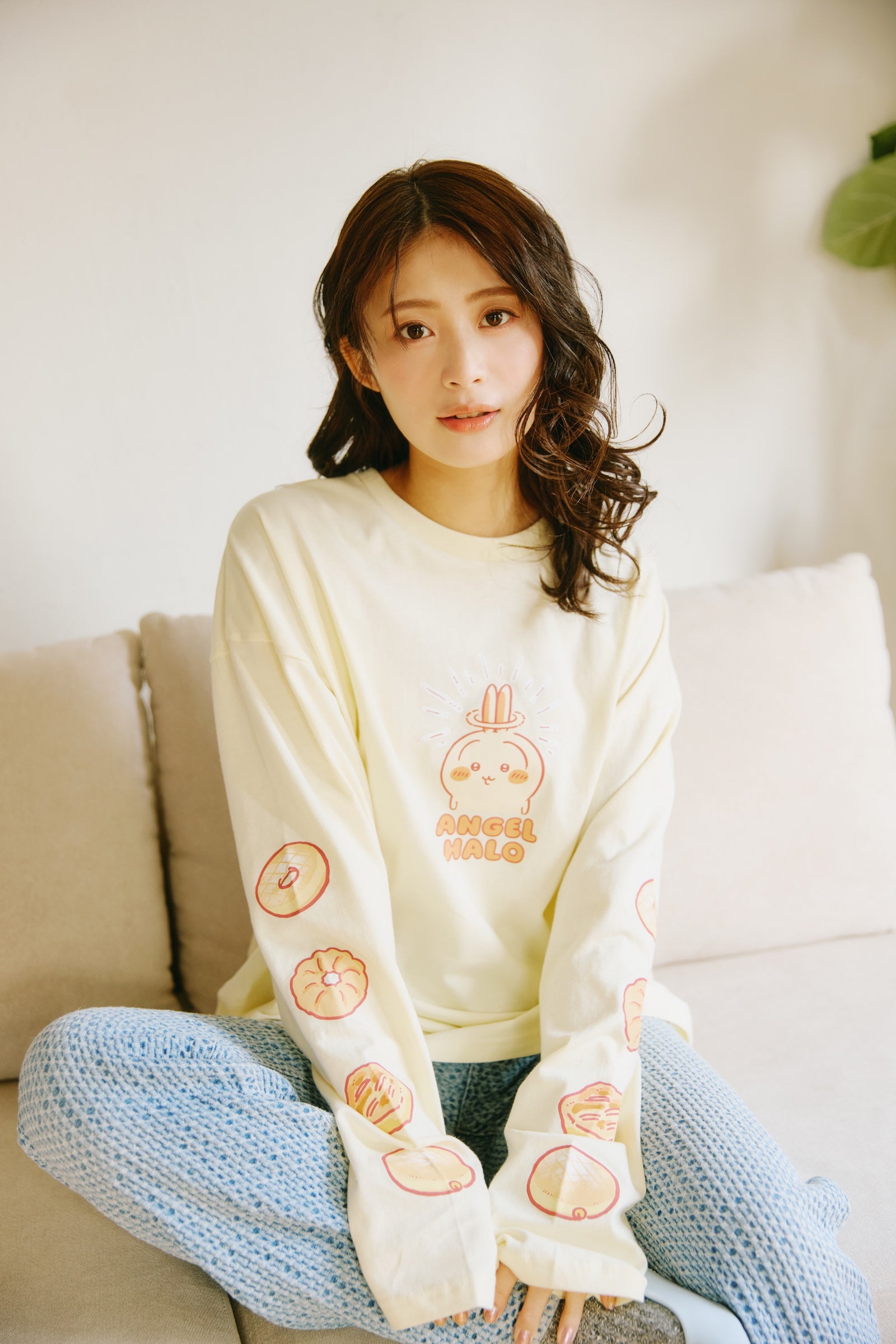 【2BUY10%OFF対象商品】ちいかわ 長袖Tシャツ ドーナッツ イエローベージュ