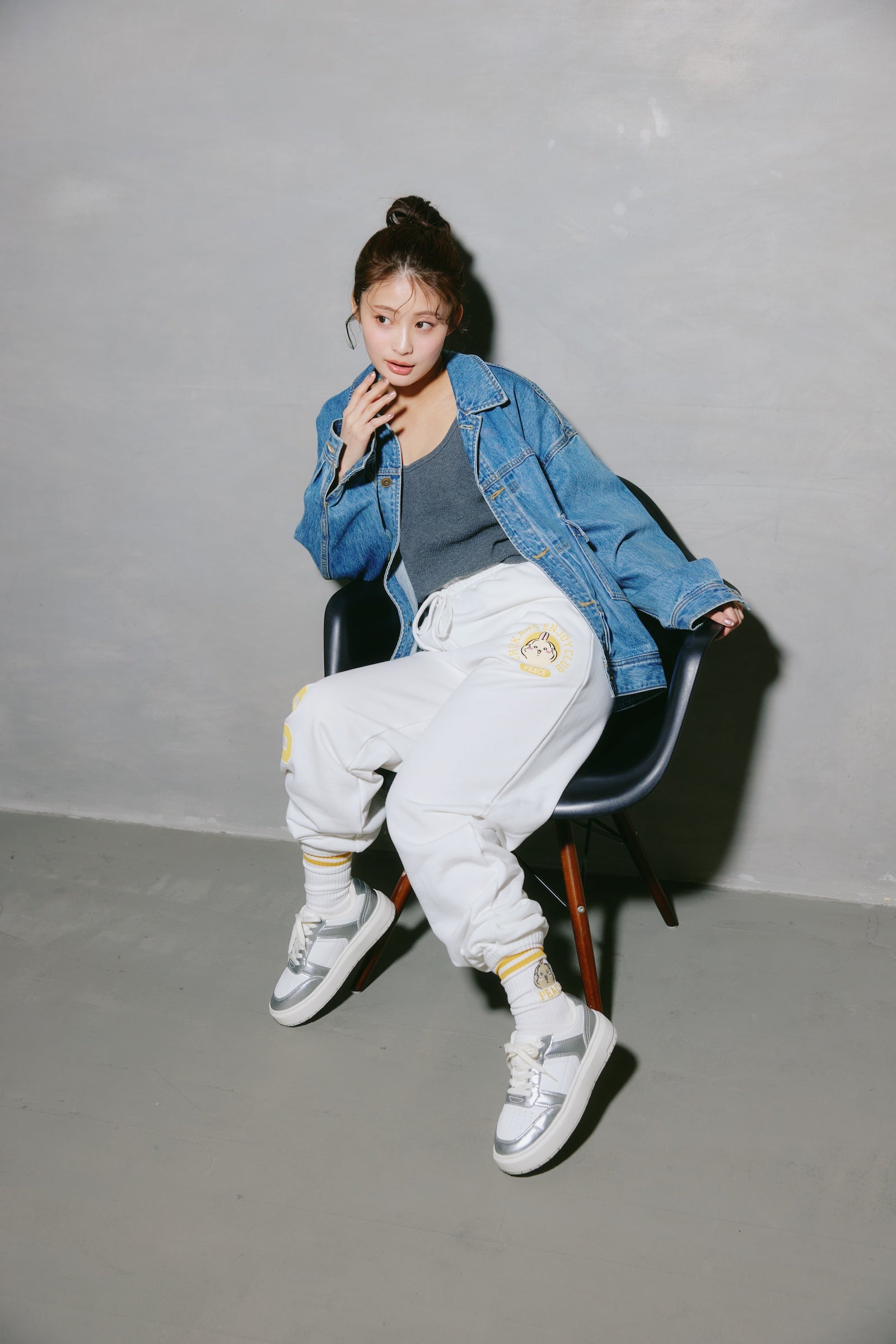 【2BUY10%OFF対象商品】ちいかわ スウェットパンツ ピース うさぎ ホワイト