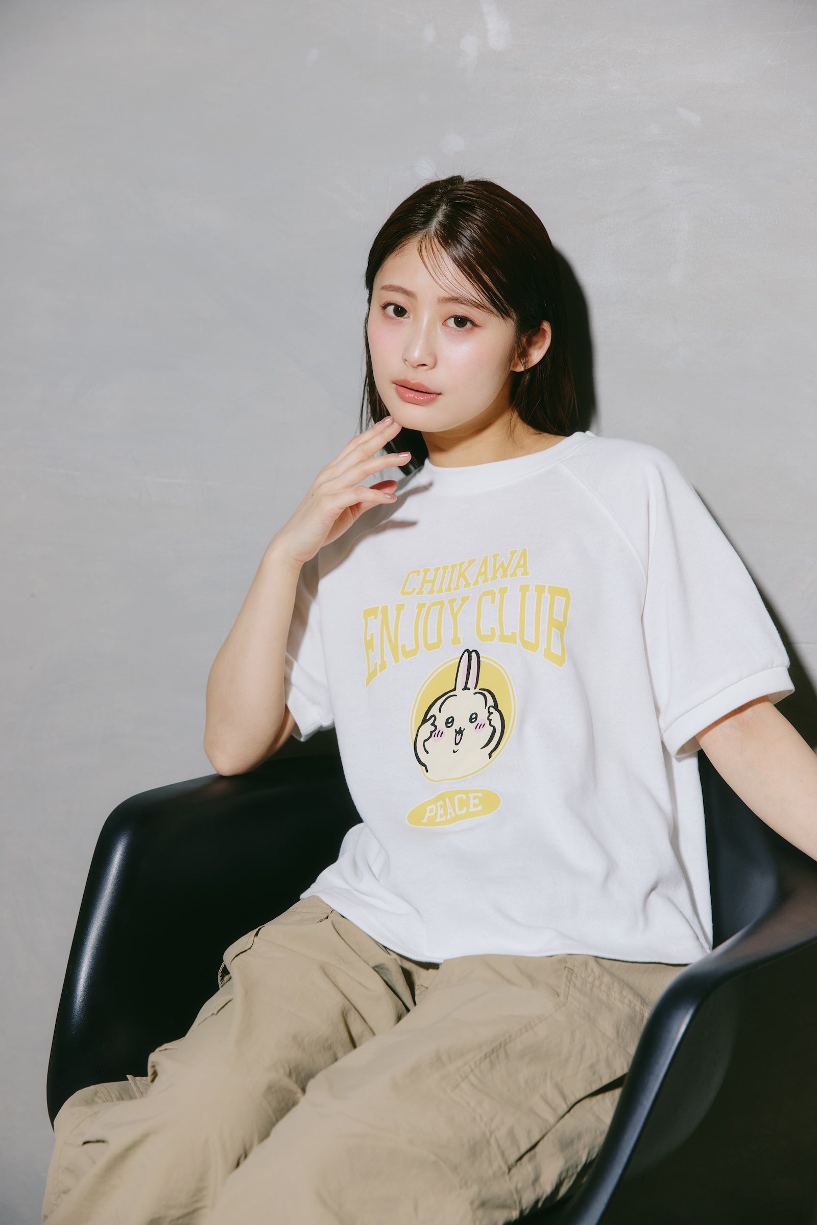【2BUY10%OFF対象商品】ちいかわ Tシャツ ピース うさぎ ホワイト