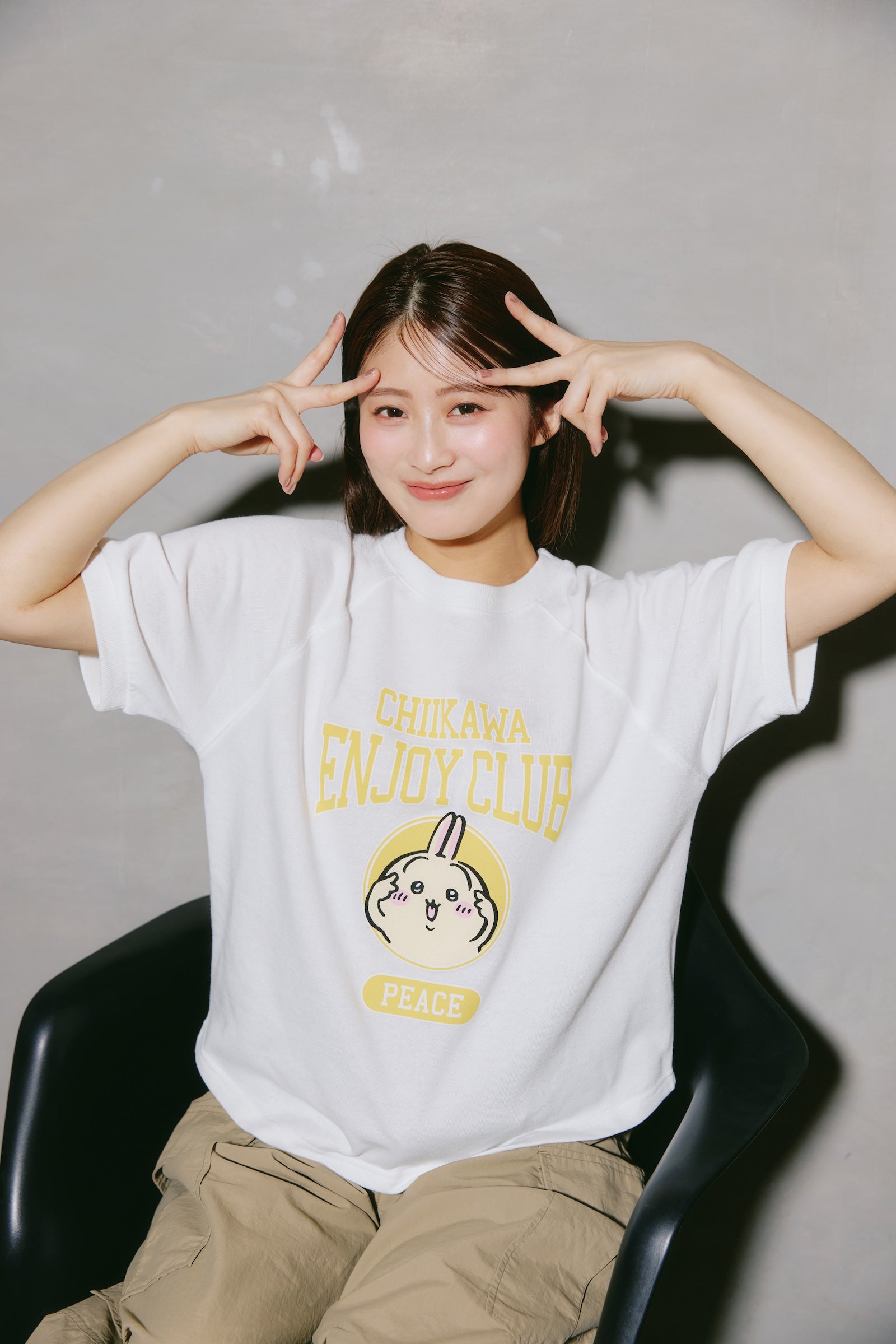 【2BUY10%OFF対象商品】ちいかわ Tシャツ ピース うさぎ ホワイト