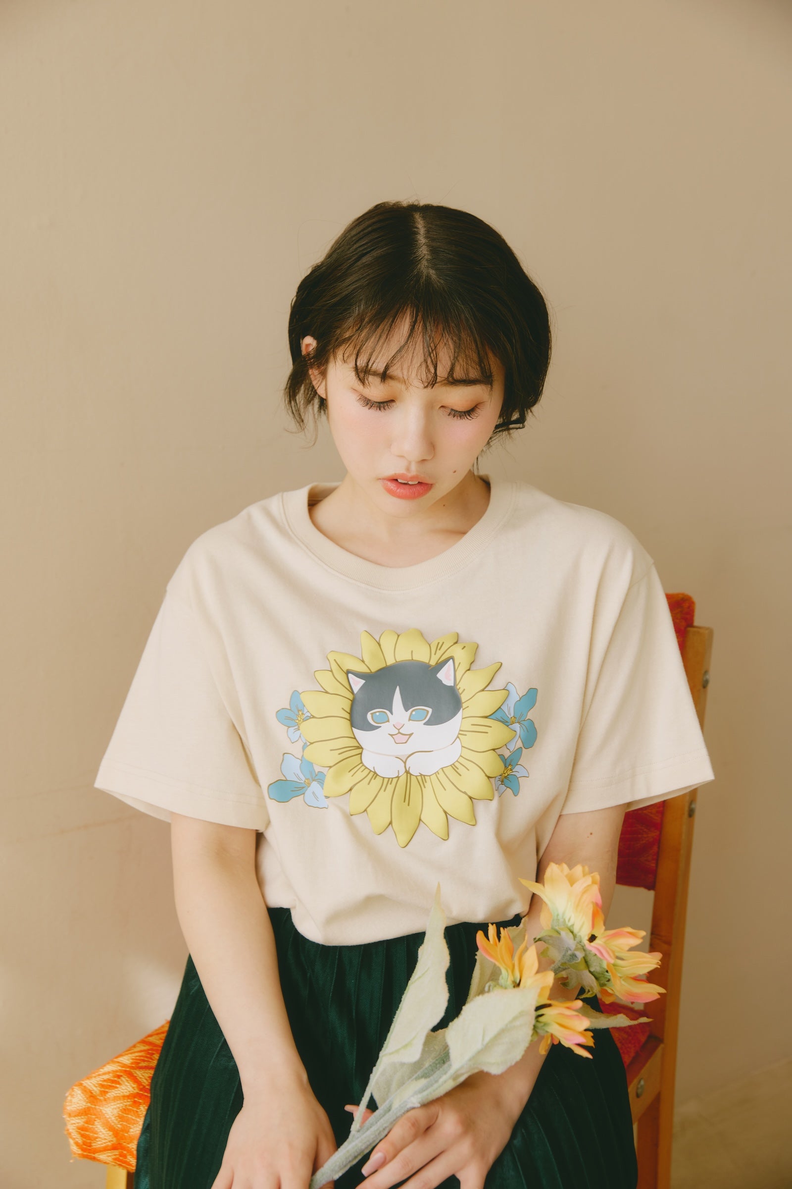 mofusand×日比谷花壇 Tシャツ サンフラワー ナチュラル