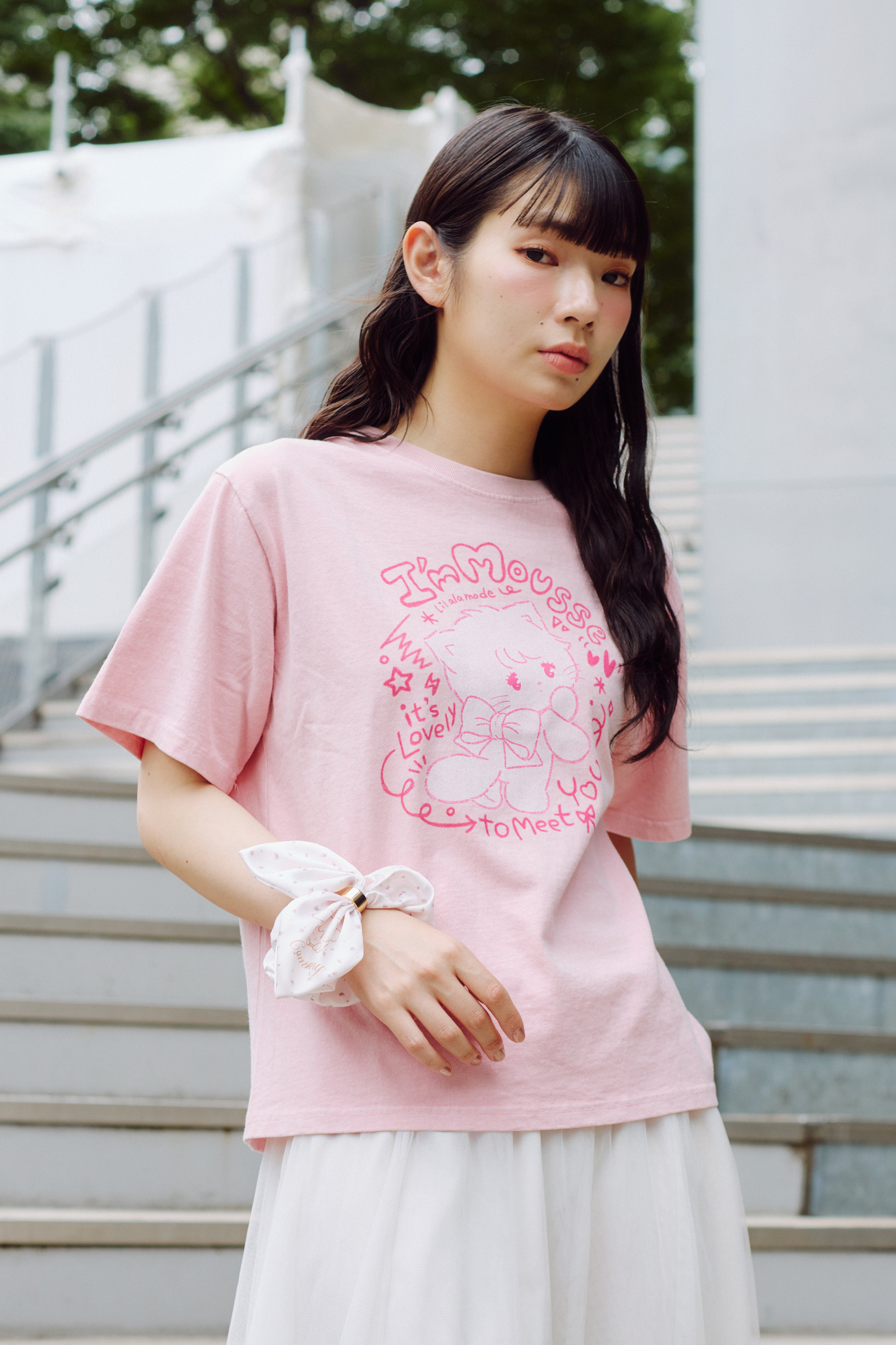 7月中旬以降お届け】Lil alaode Tシャツ I'm MOUSSE ピンク