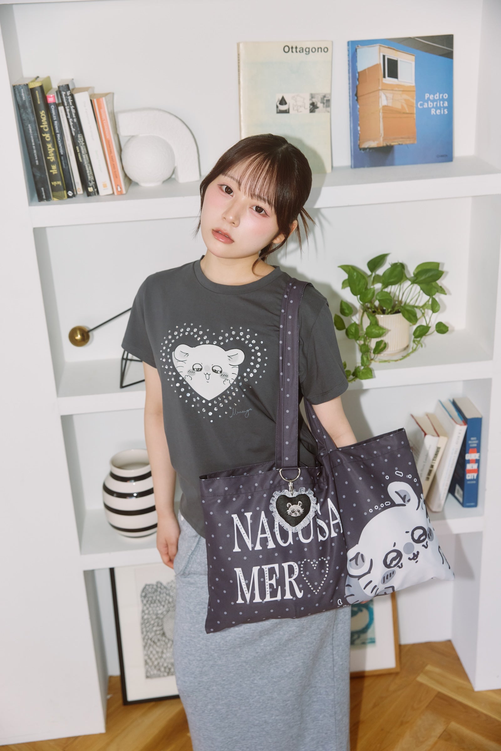 ちいかわ チャーム付きトートバッグ NAGUSAMERO(モモンガ) スミクロ ONE