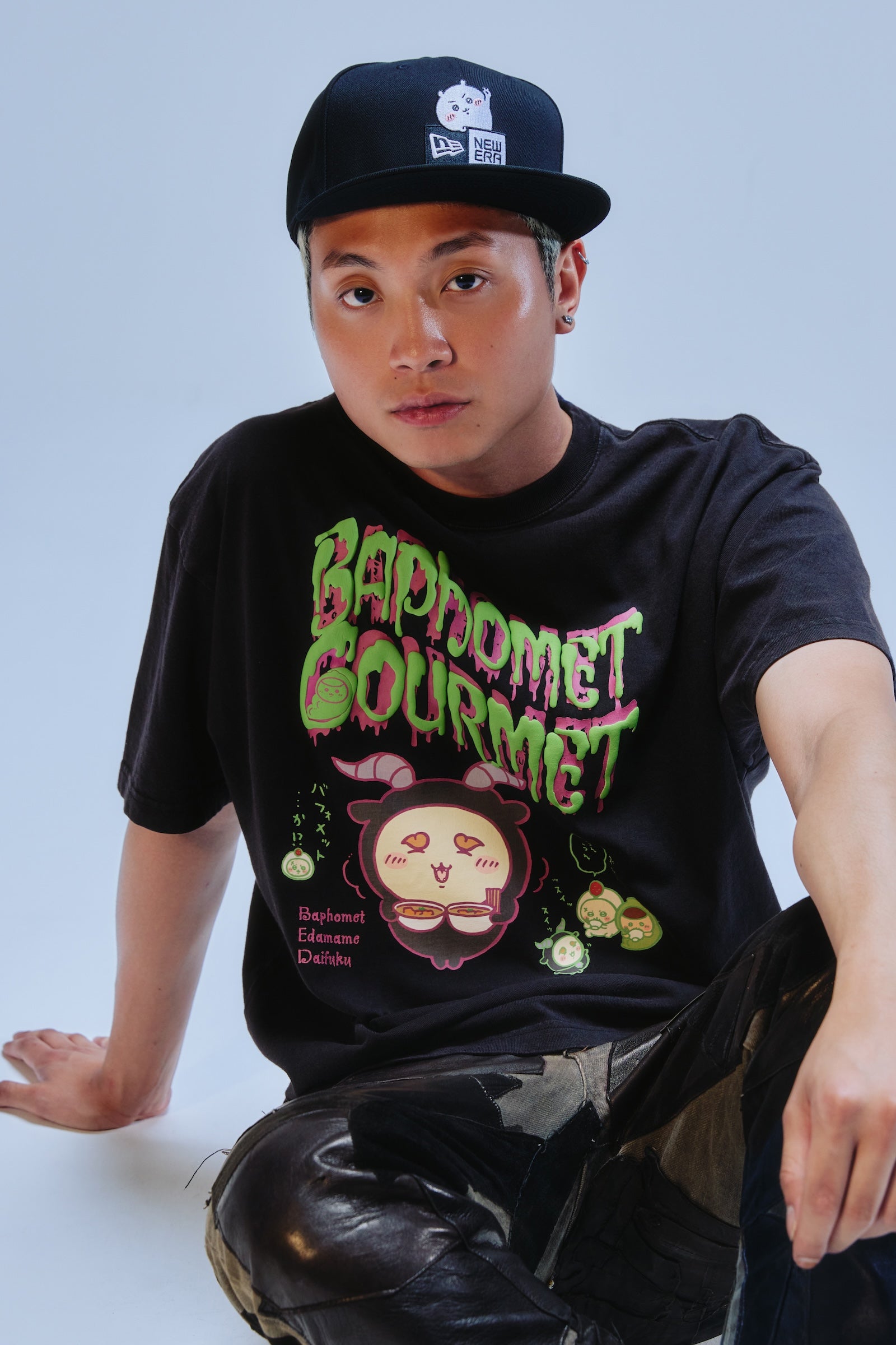【先行販売】ちいかわ 発泡プリントTシャツ BAPHOMET GOURMET ブラック
