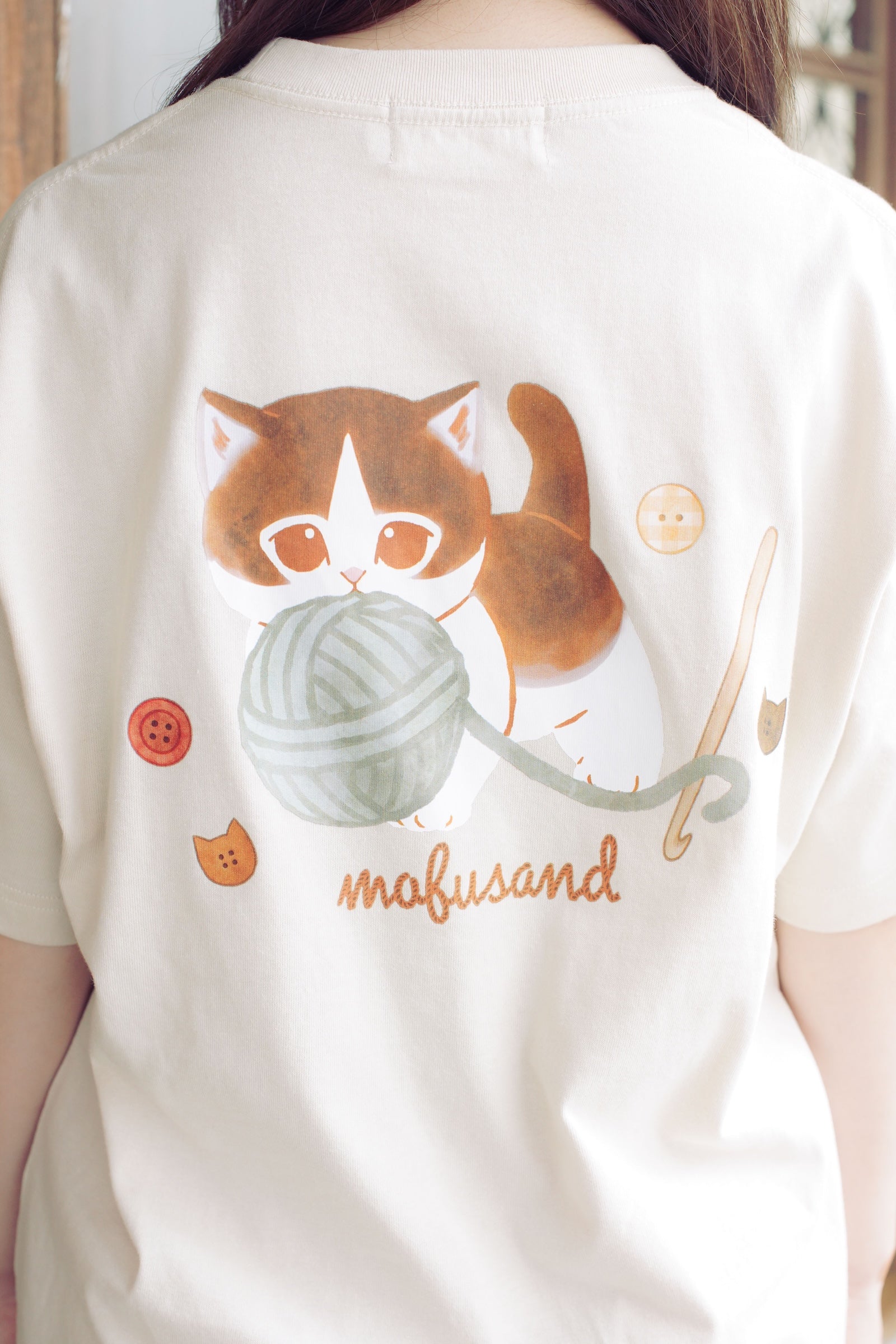 【2BUY10%OFF対象商品】mofusand Tシャツ 毛糸玉 かぷにゃん ナチュラル