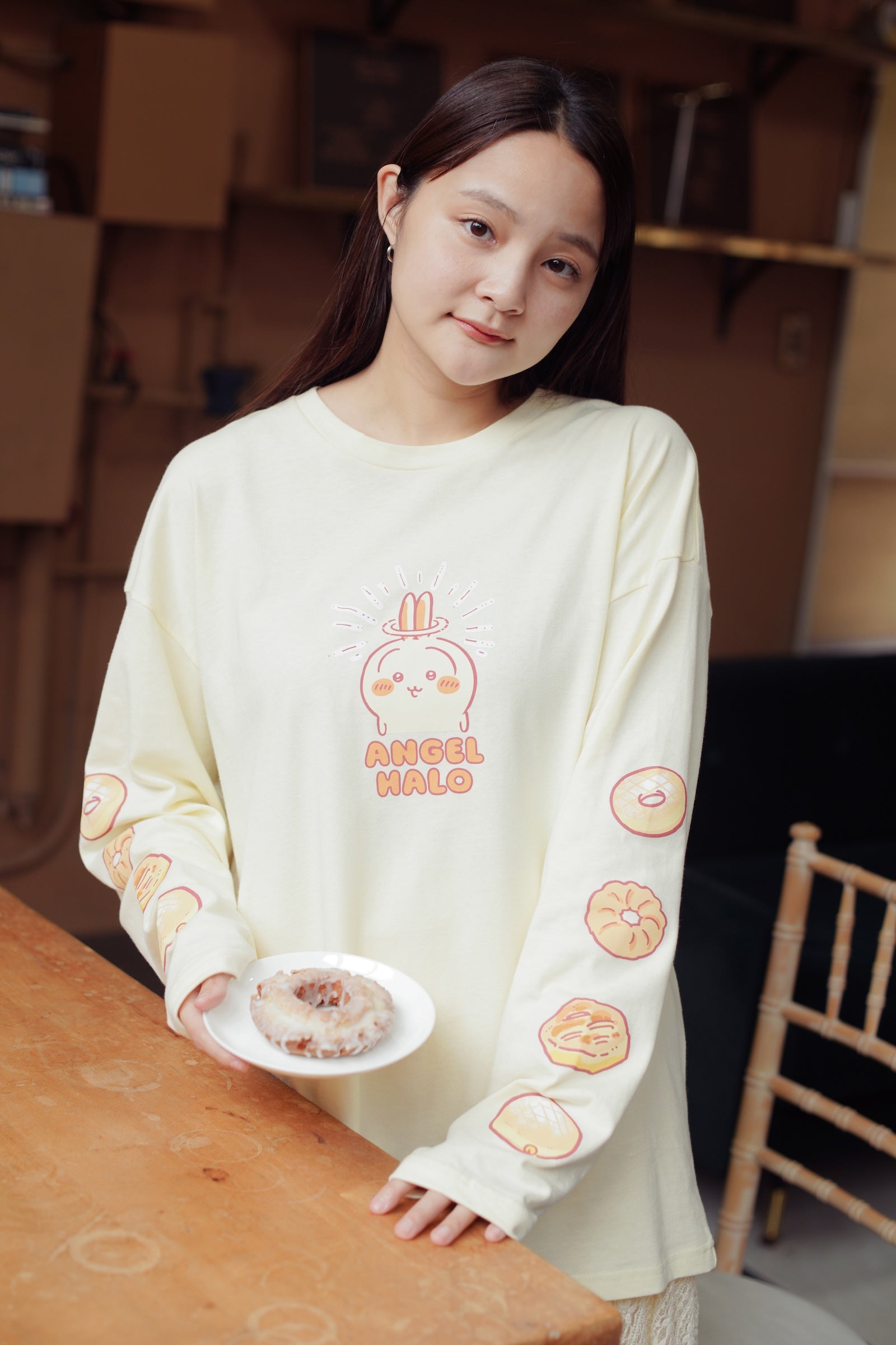 【2BUY10%OFF対象商品】ちいかわ 長袖Tシャツ ドーナッツ イエローベージュ