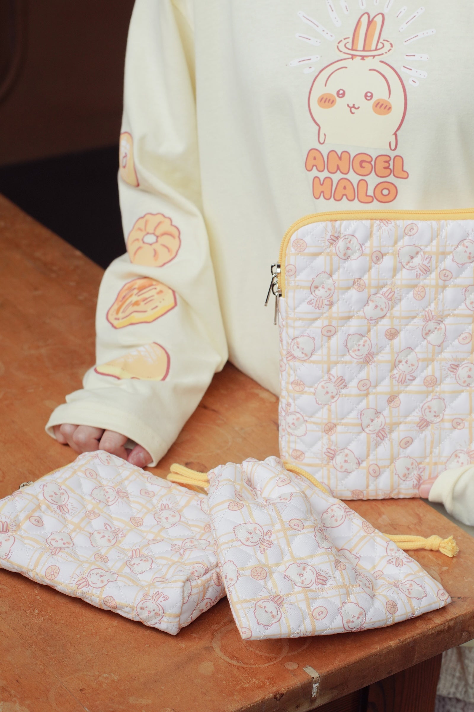 【2BUY10%OFF対象商品】ちいかわ ポーチ ドーナッツ イエロー