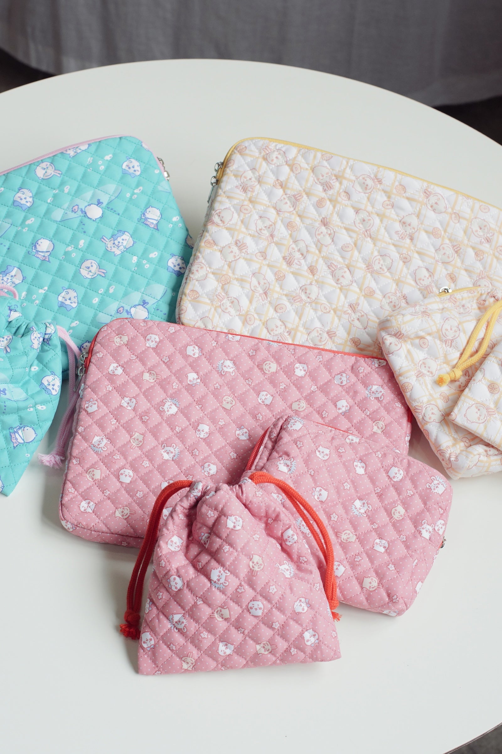 【2BUY10%OFF対象商品】ちいかわ マルチケース 小さいの レッド