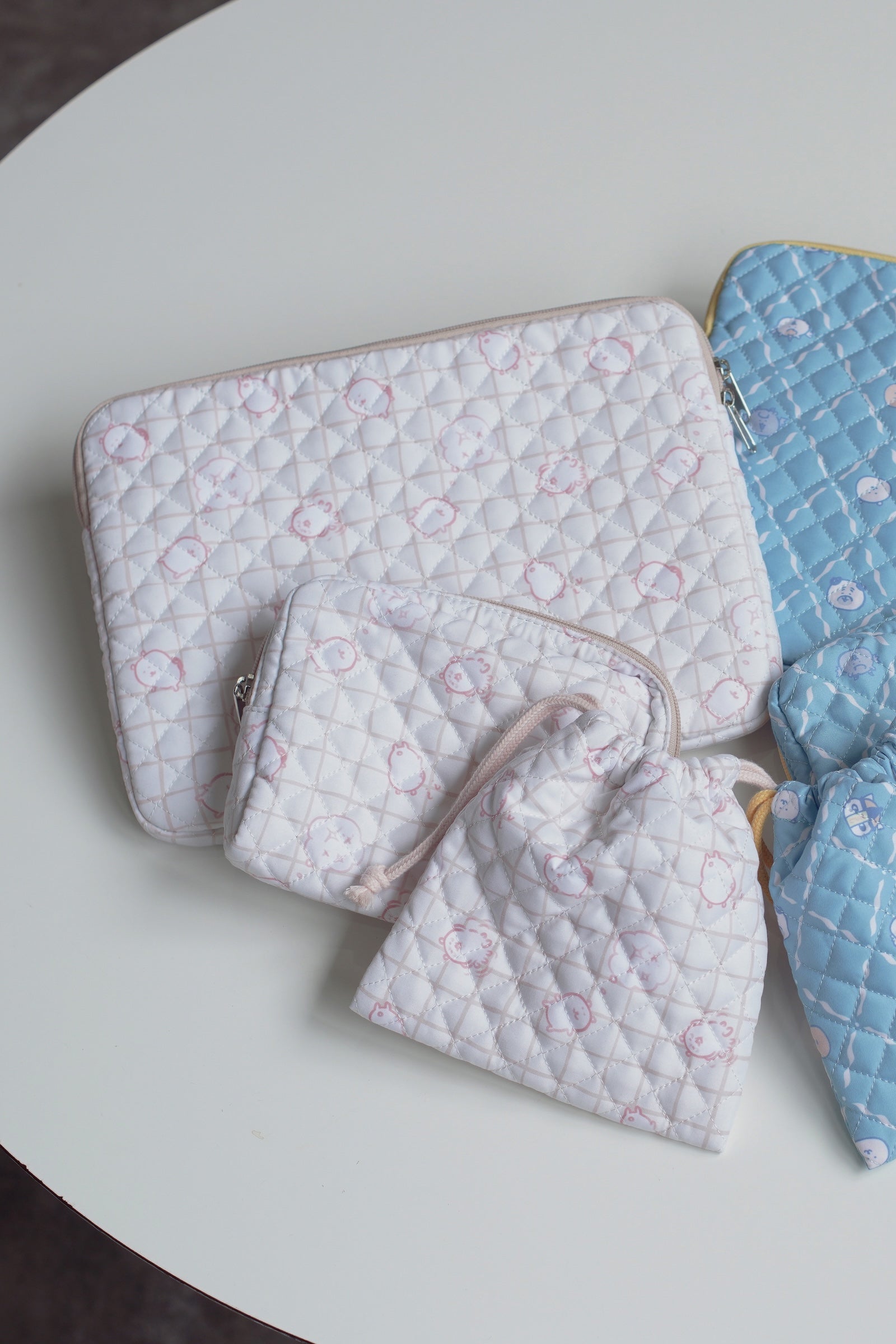 【2BUY10%OFF対象商品】ナガノキャラクターズ ポーチ 旅の記憶 ベージュ