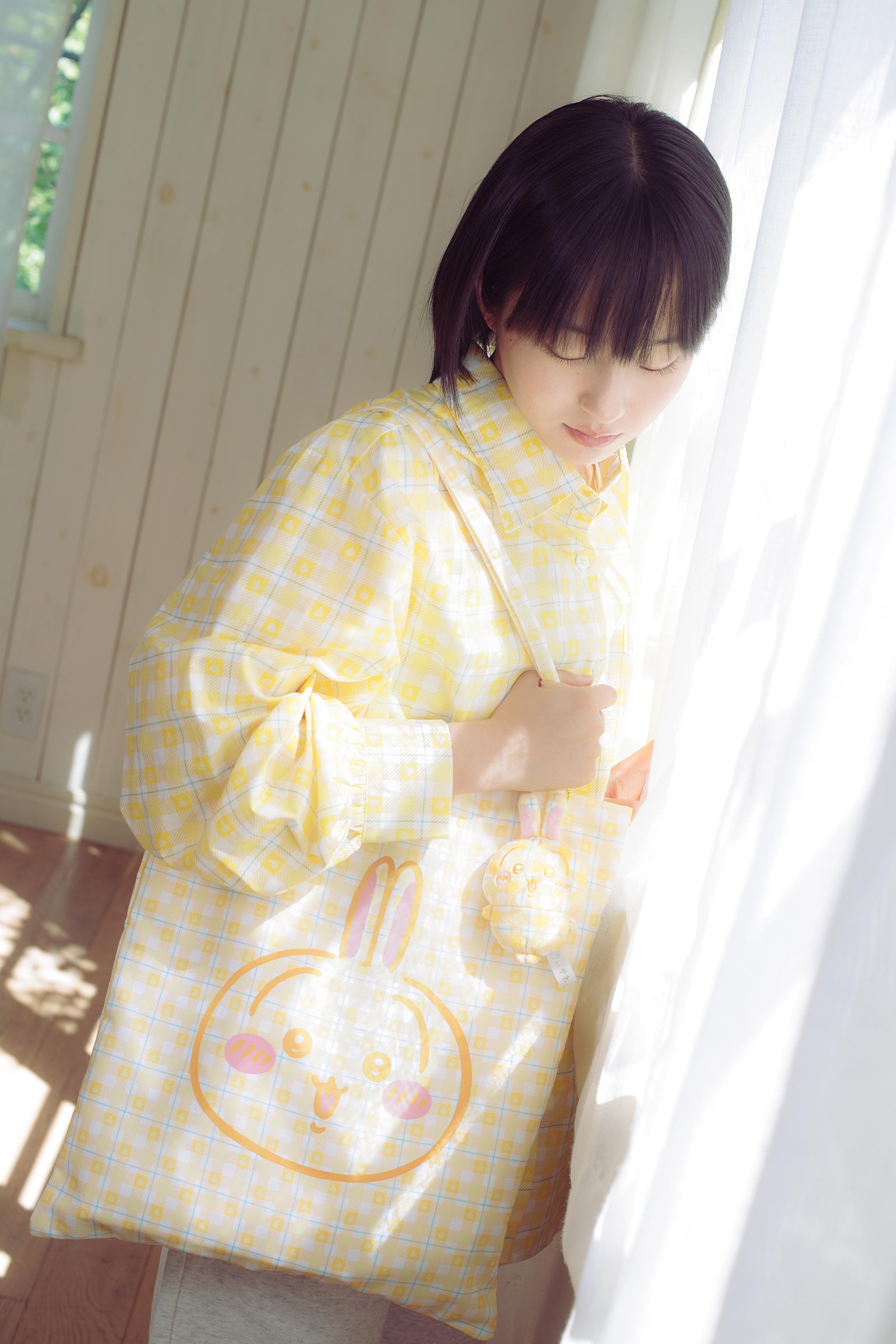 ちいかわ チェックシリーズ トートバッグ(チャーム付き) うさぎ イエロー