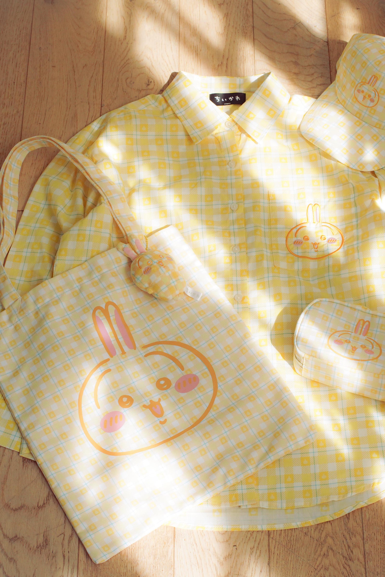 ちいかわ チェックシリーズ トートバッグ(チャーム付き) うさぎ イエロー