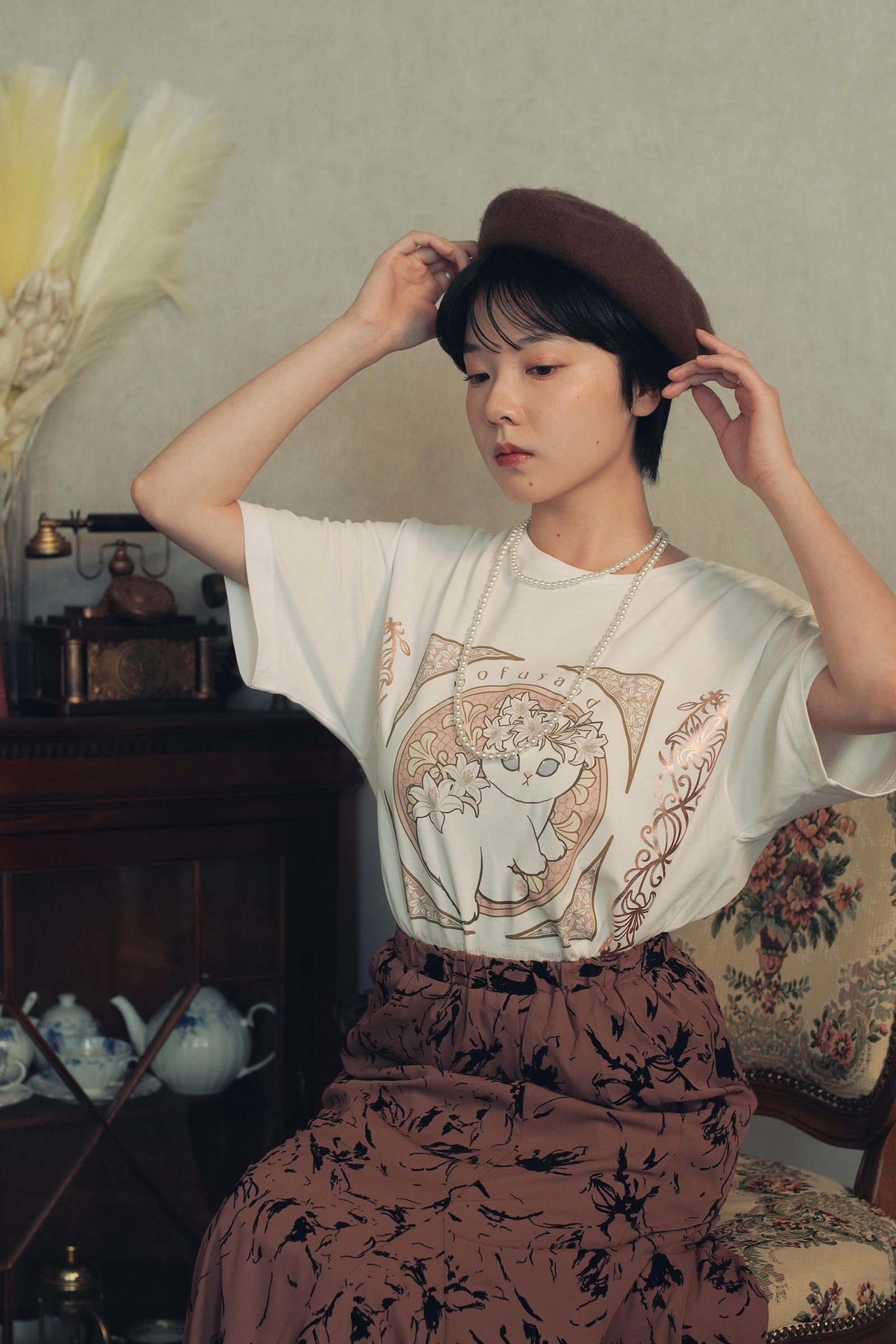 【2BUY10%OFF対象商品】mofusand Tシャツ アールヌーヴォー風 リリー ホワイト