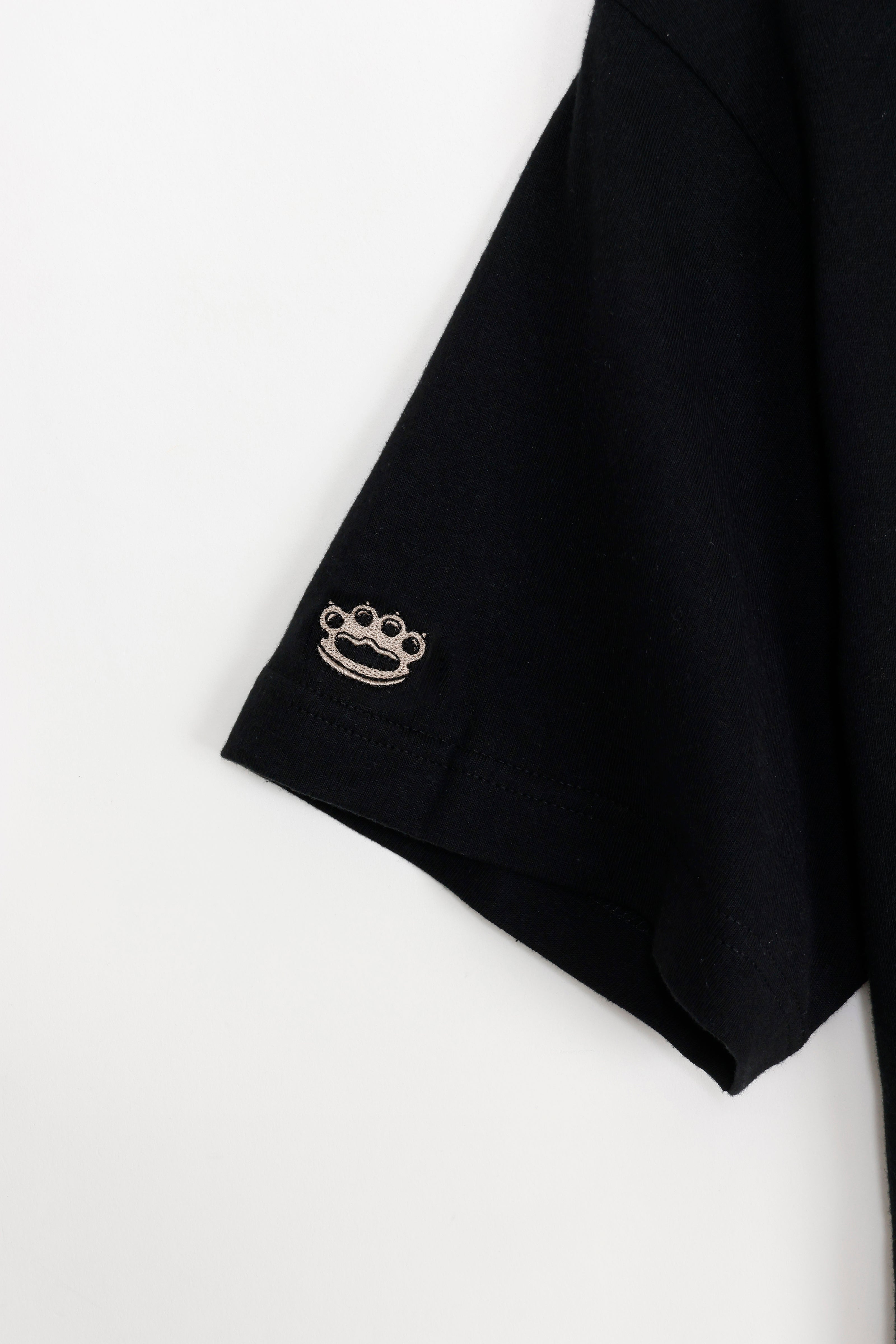 ちいかわ Tシャツ KNUCKLE DUSTER ブラック