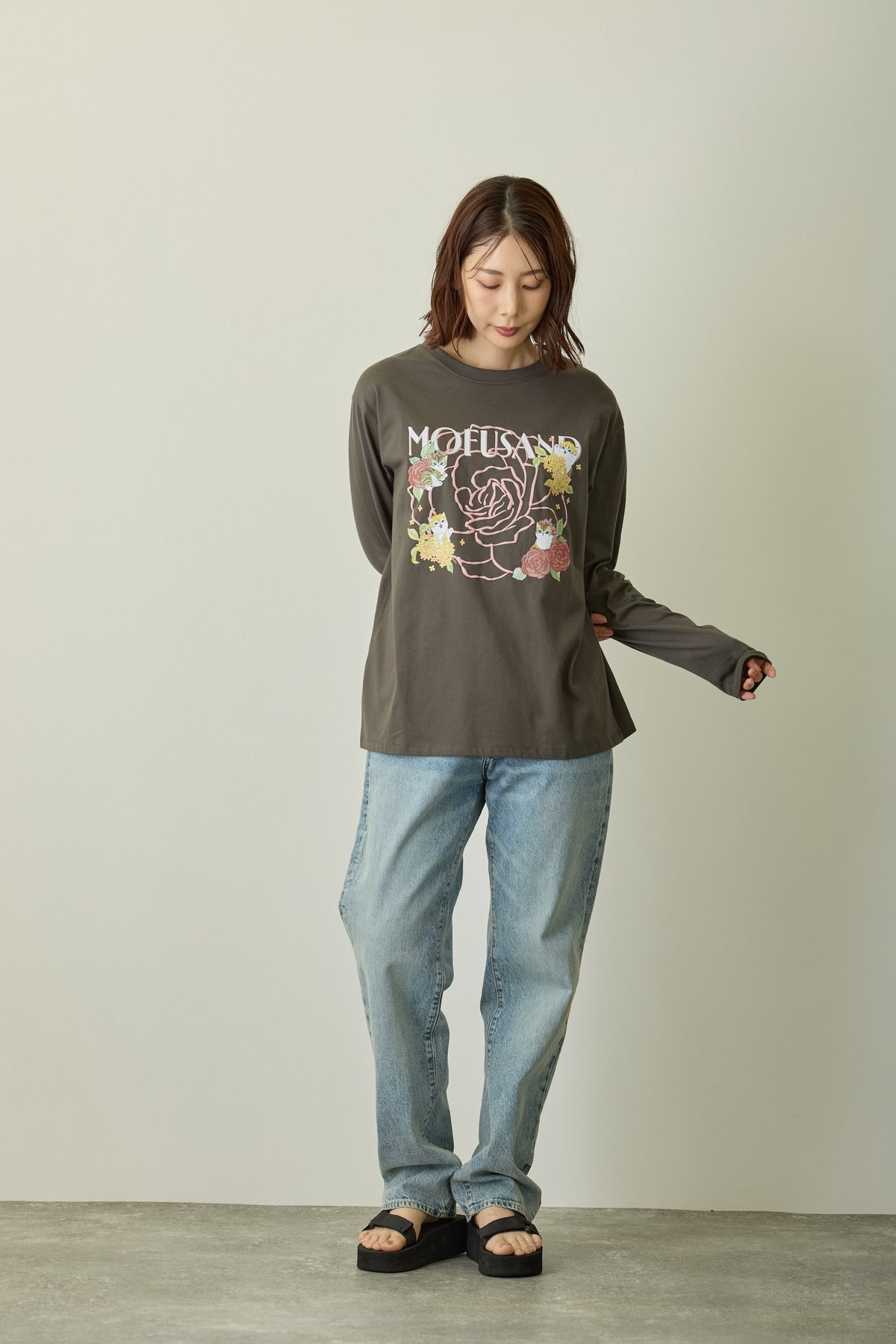 mofusand×日比谷花壇 長袖Tシャツ バラ柄 スミクロ
