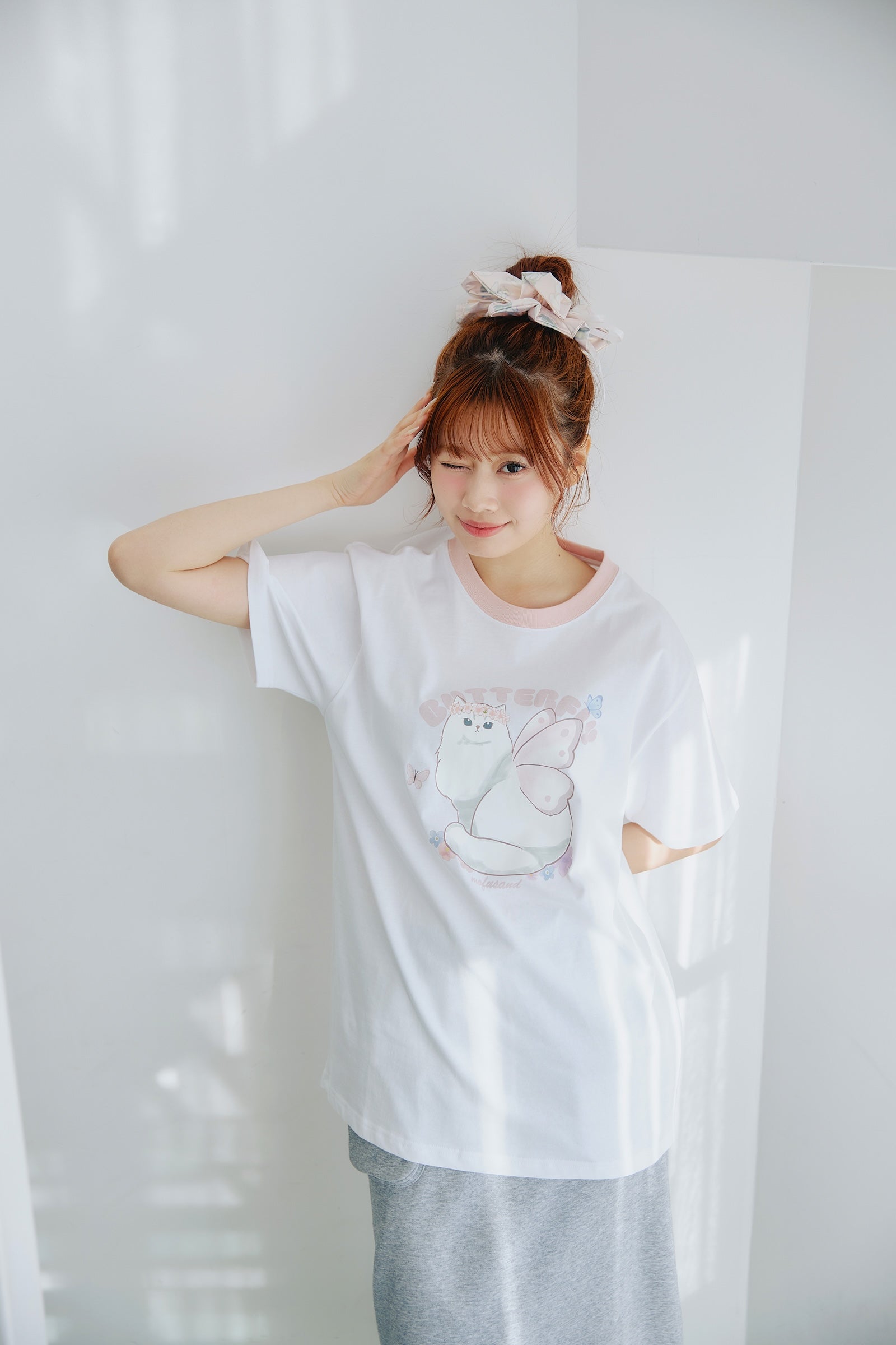 mofusand Tシャツ ちょうちょにゃん ももはねにゃん ホワイト