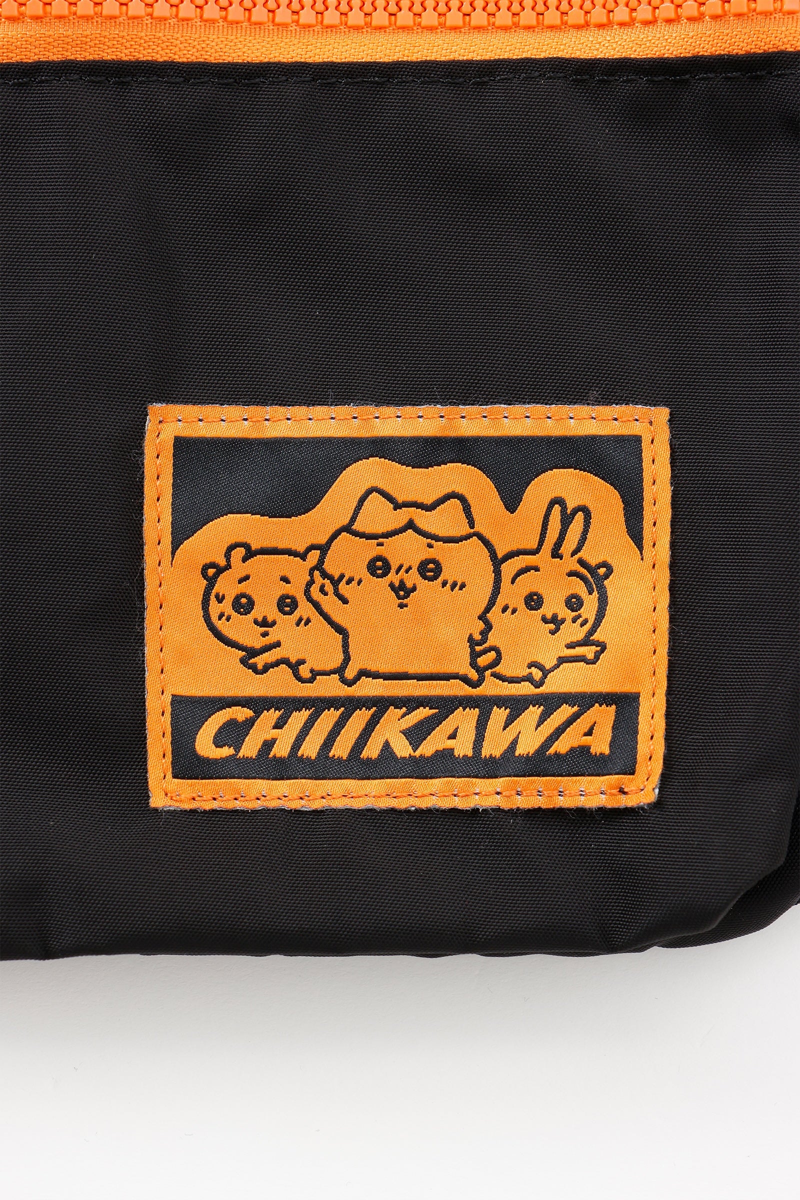 ちいかわ ボディーバッグ トリオポーズ ブラック