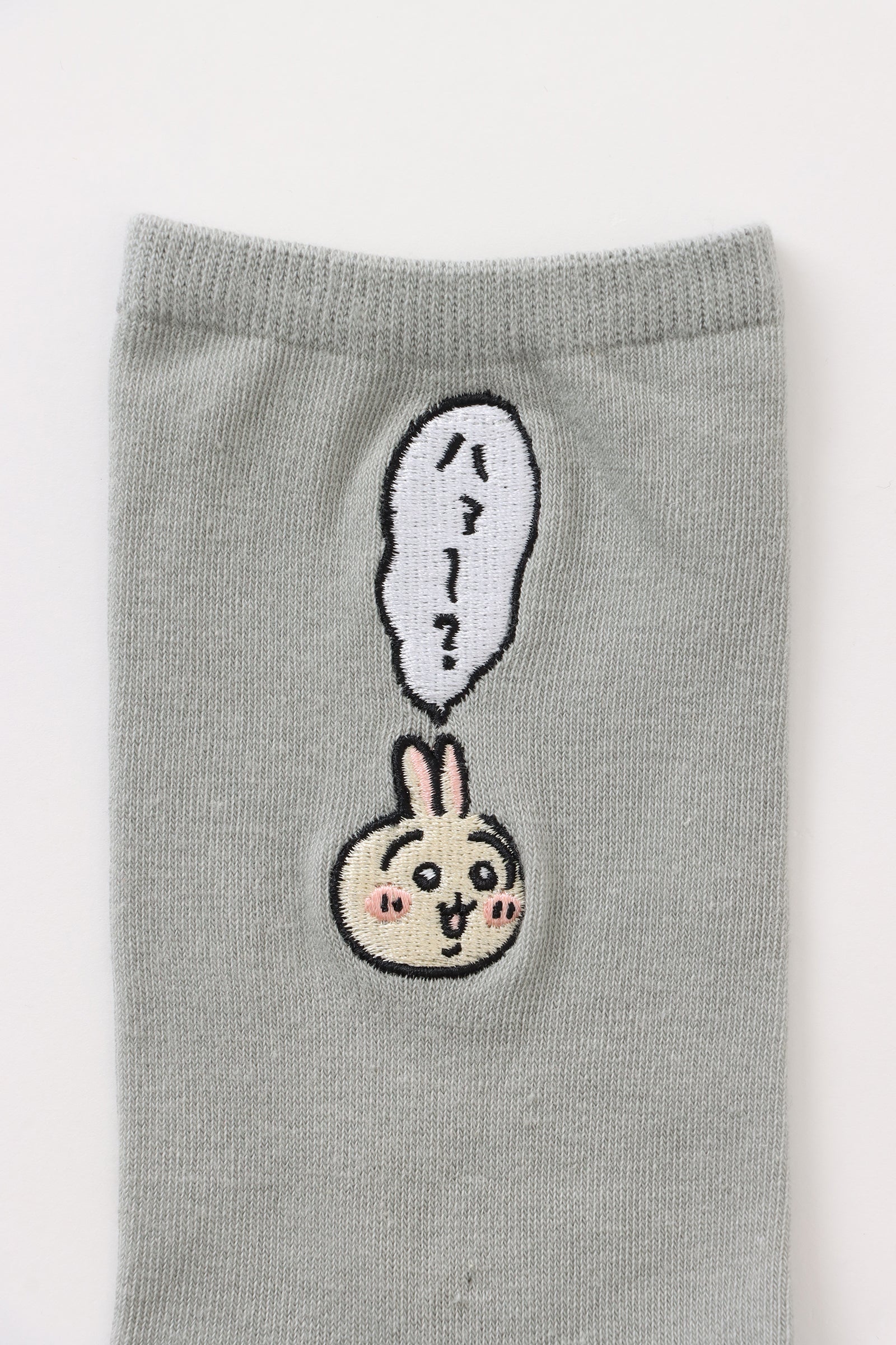 【2BUY10%OFF対象商品】ちいかわ クルーソックス ワンポイント刺繍うさぎ グレー