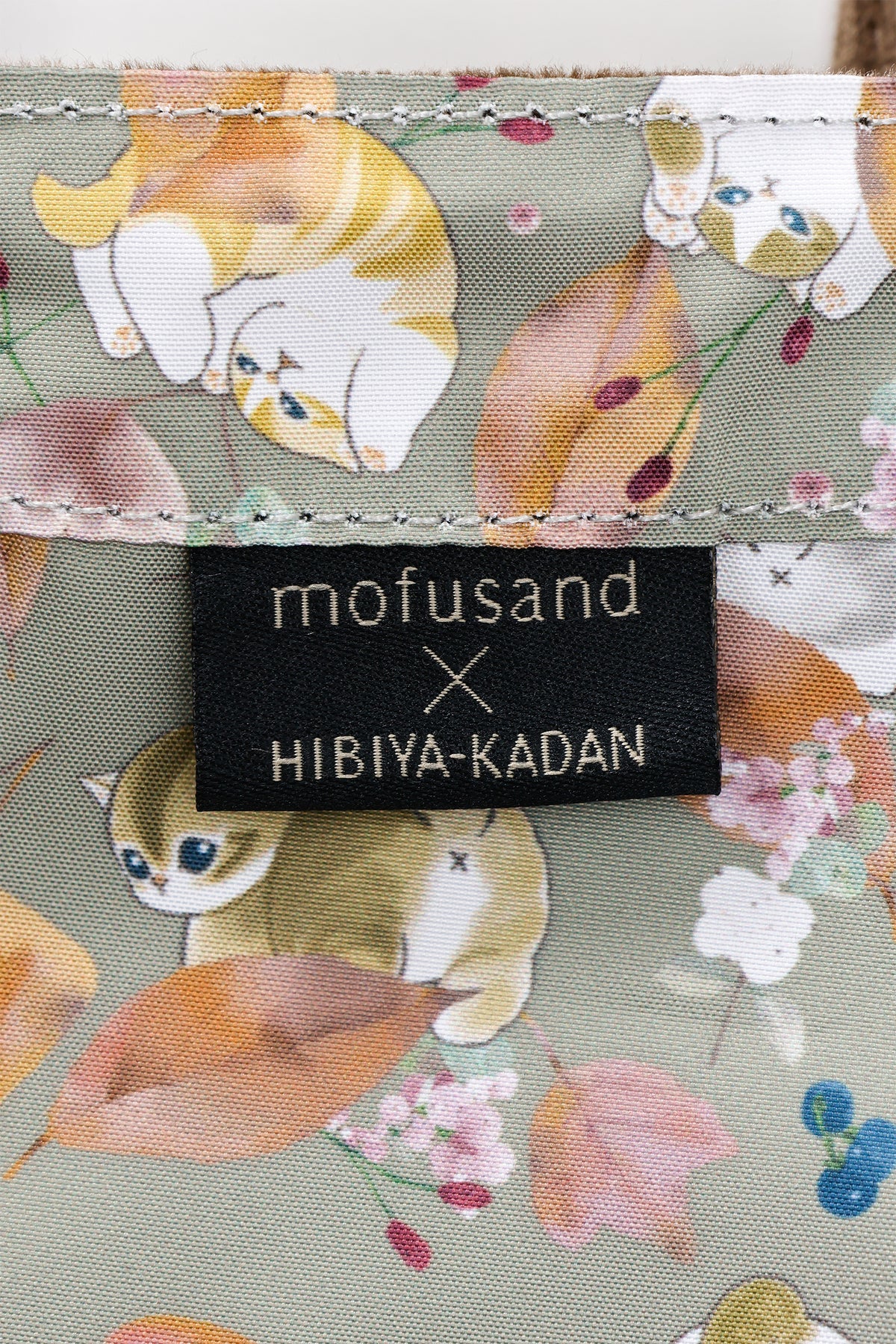 mofusand×日比谷花壇 くしゅくしゅストラップミニバッグ リーフ柄 オリーブ ONE