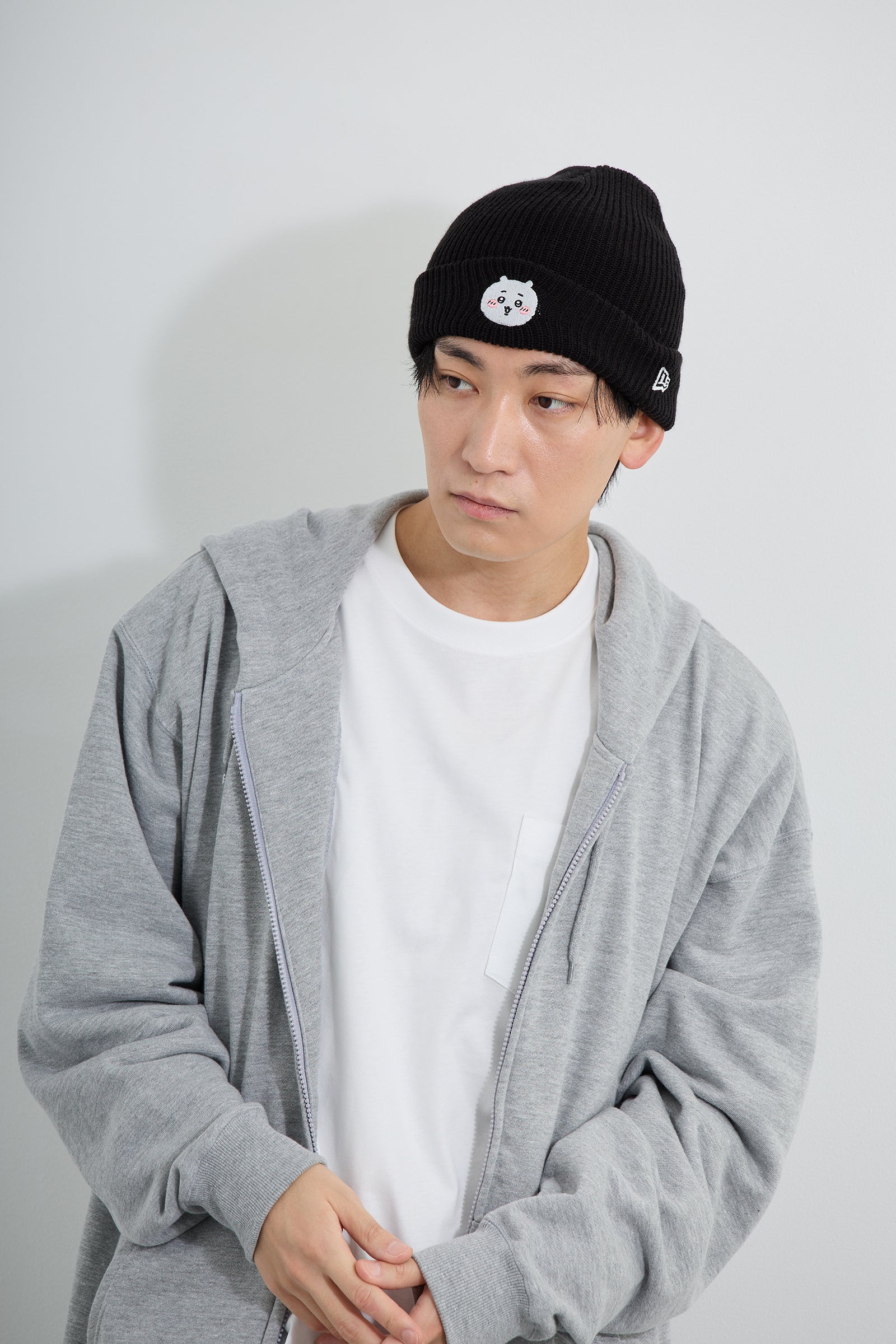 勝又イチローNEW ERAちいかわSoft Cuff Knit黒、グレー NEW ERA® SOFT CUFF KNIT ちいかわ BLACK