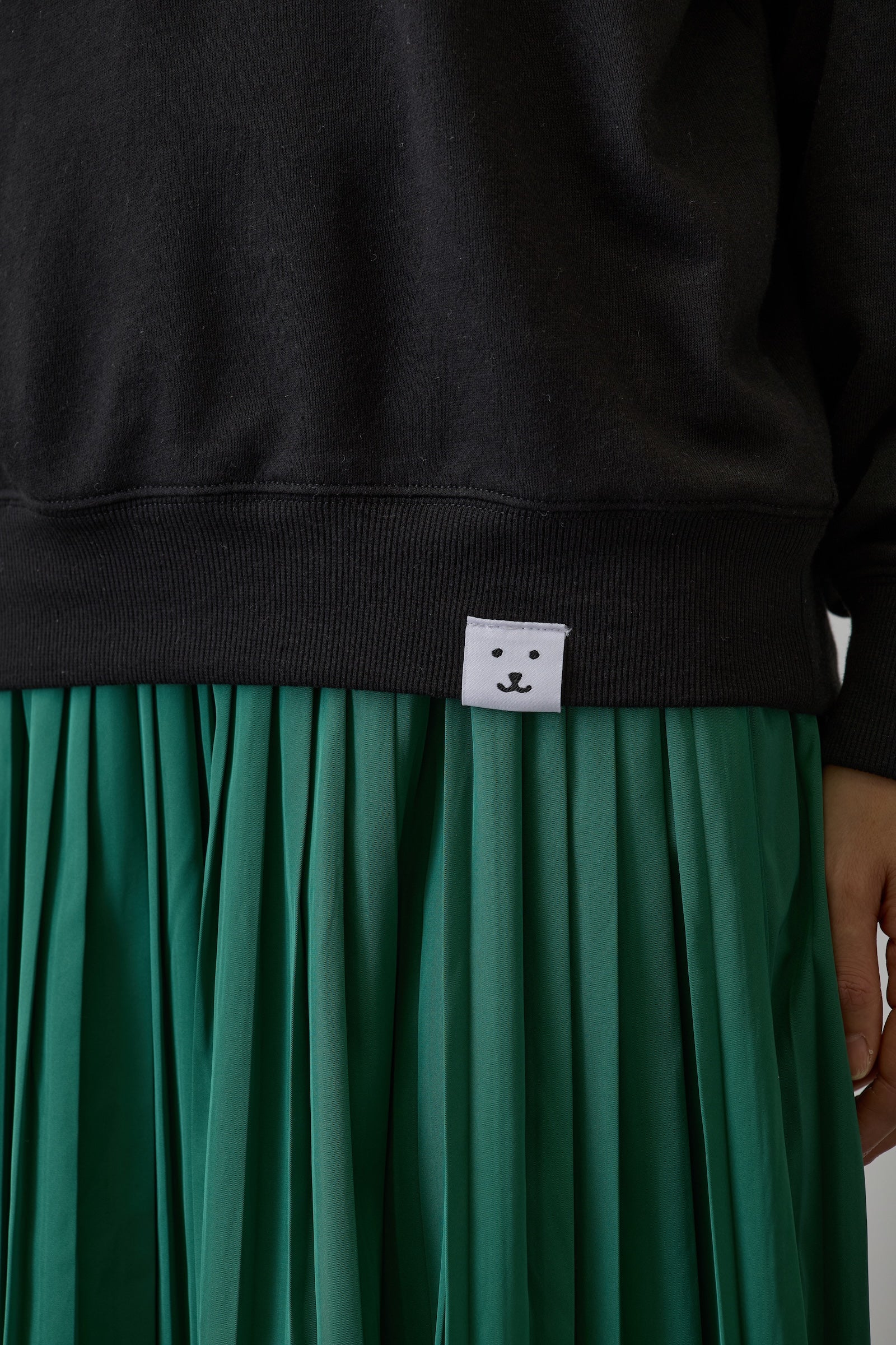 ナガノキャラクターズ スウェット 吸い込まれるくま ブラック