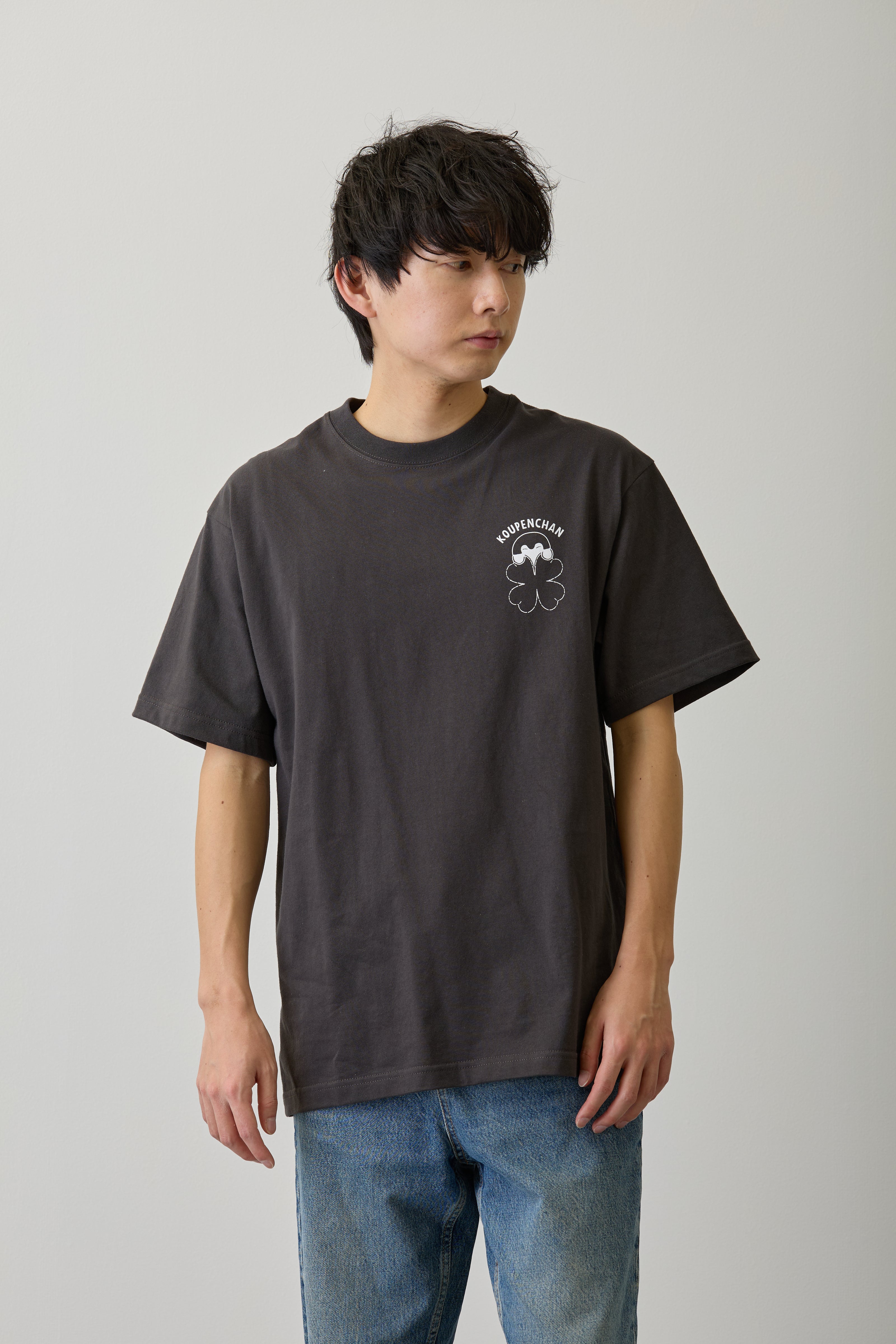 コウペンちゃん Tシャツ クローバー探し スミ