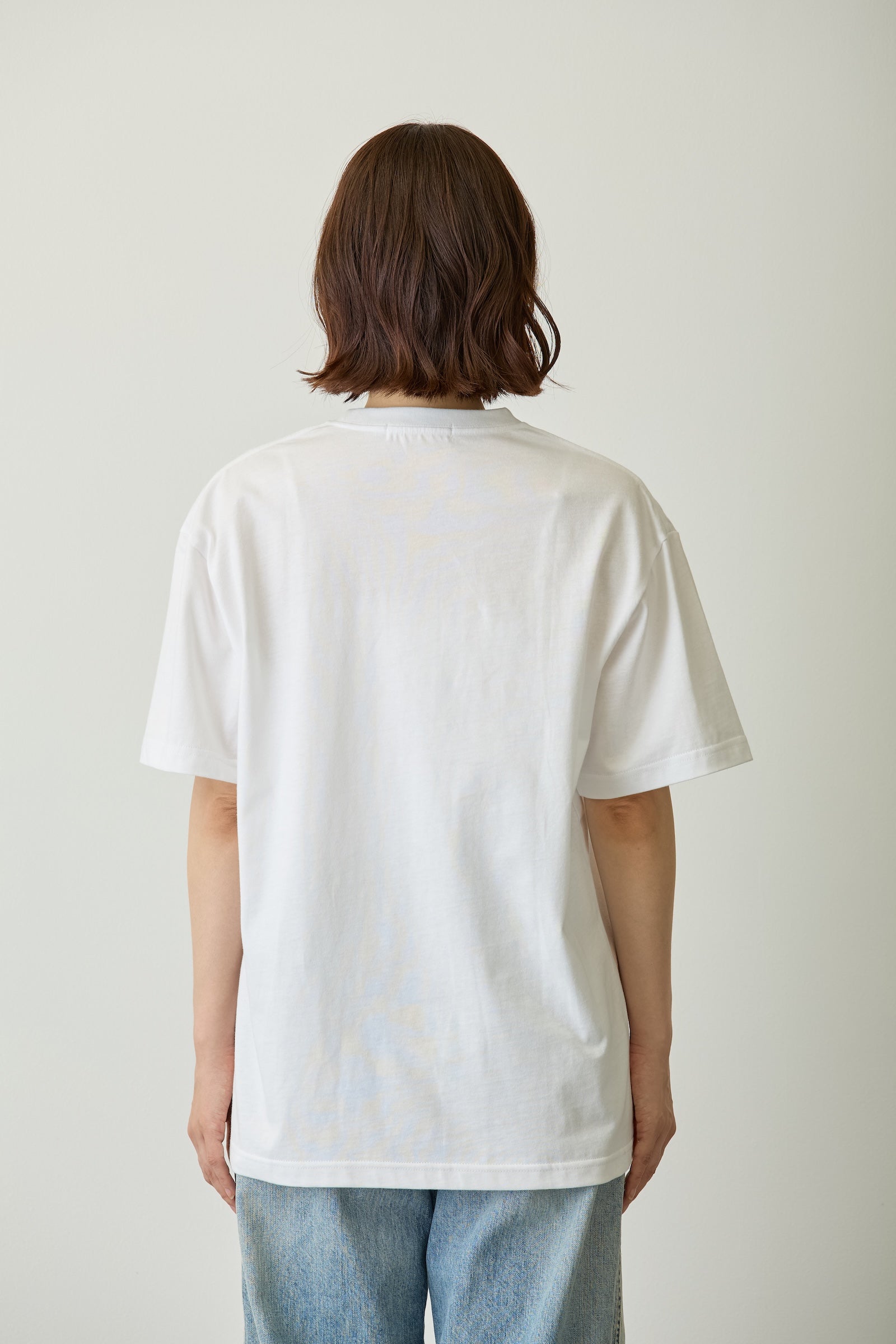 ちいかわ パックTシャツ おしりズリズリ/ステッカー ホワイト/スミ