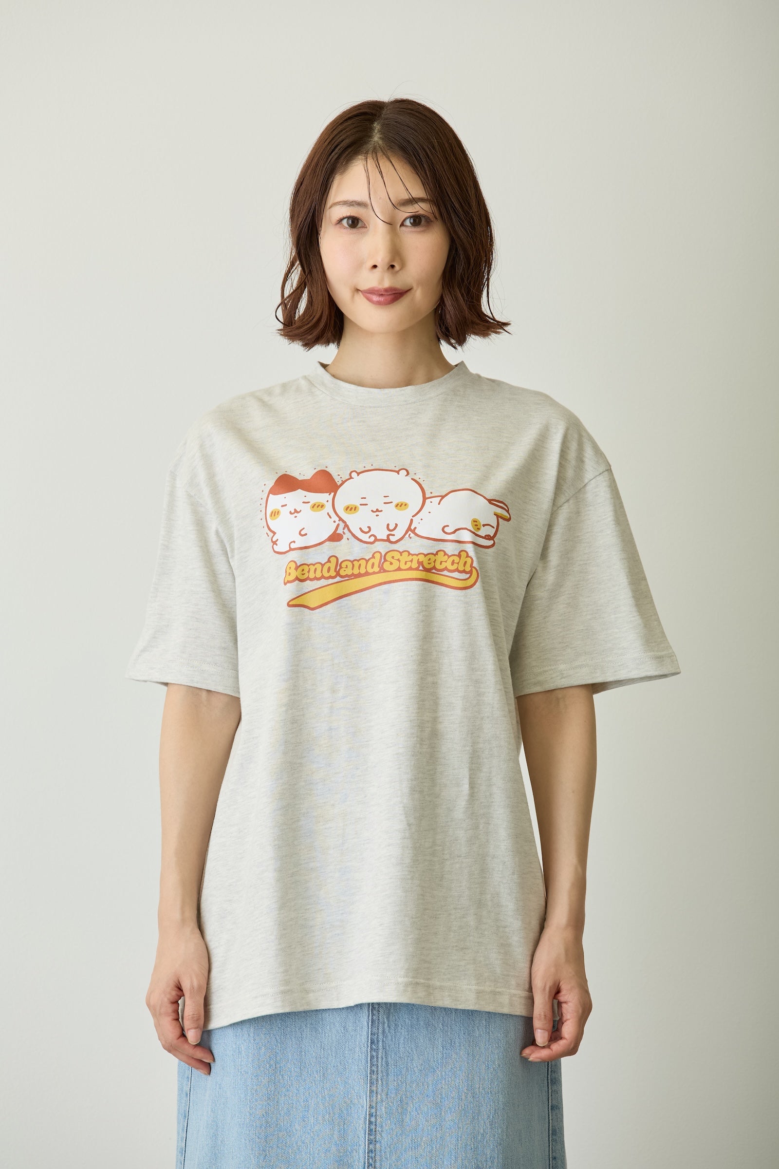 ちいかわ パックTシャツ 焼肉/屈伸 ブラック/オートミール
