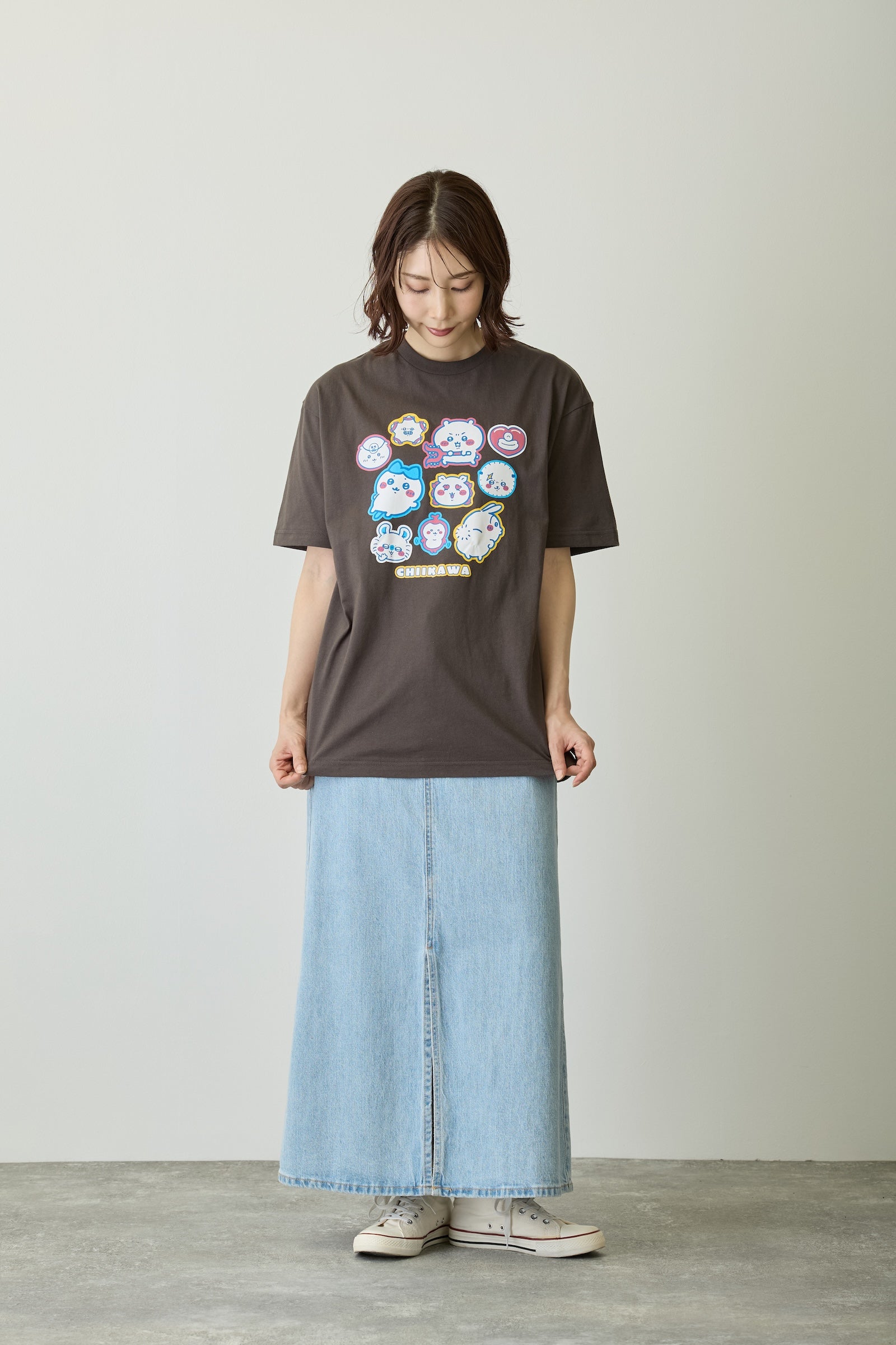 ちいかわ パックTシャツ おしりズリズリ/ステッカー ホワイト/スミ