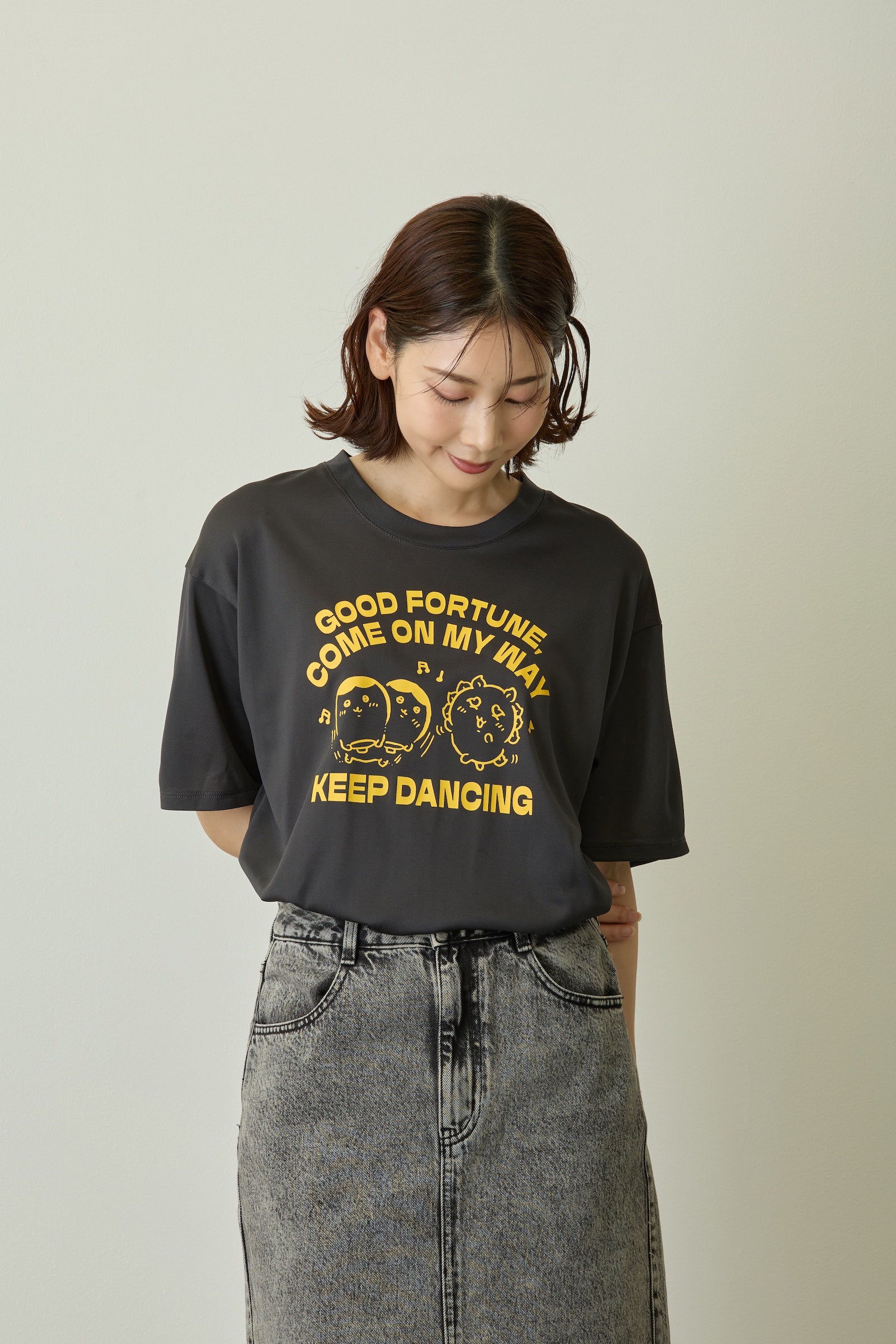 ちいかわ ドライTシャツ DANCE シーサーくりまんじゅう チャコール