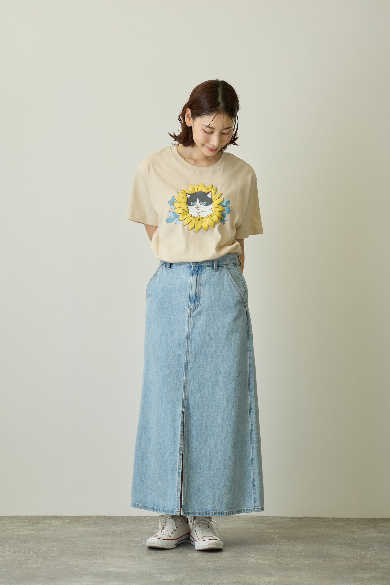 mofusand×日比谷花壇 Tシャツ サンフラワー ナチュラル