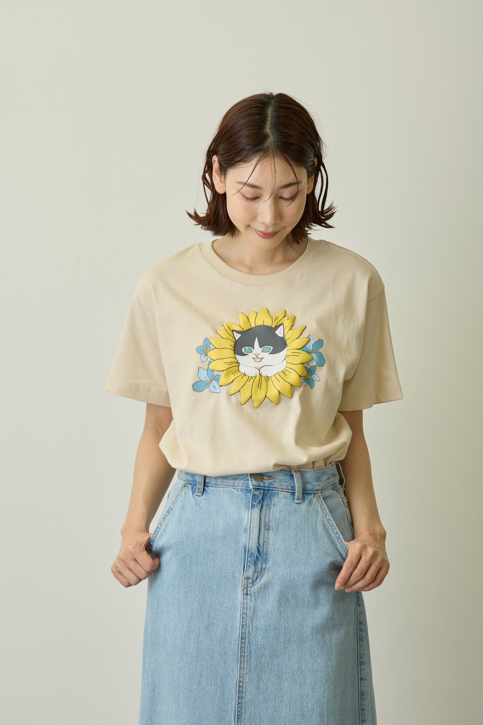 mofusand×日比谷花壇 Tシャツ サンフラワー ナチュラル
