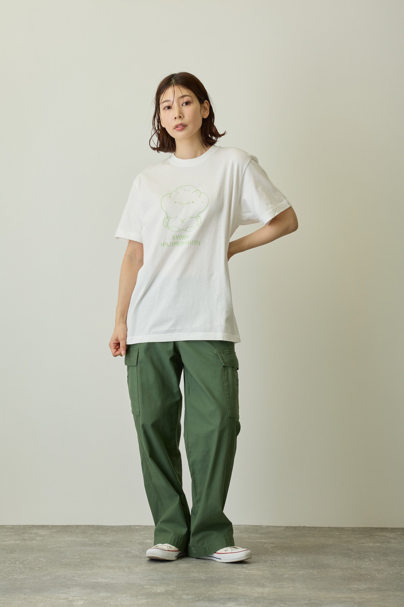 恐竜はじめました Tシャツ Hello！バブ ホワイト