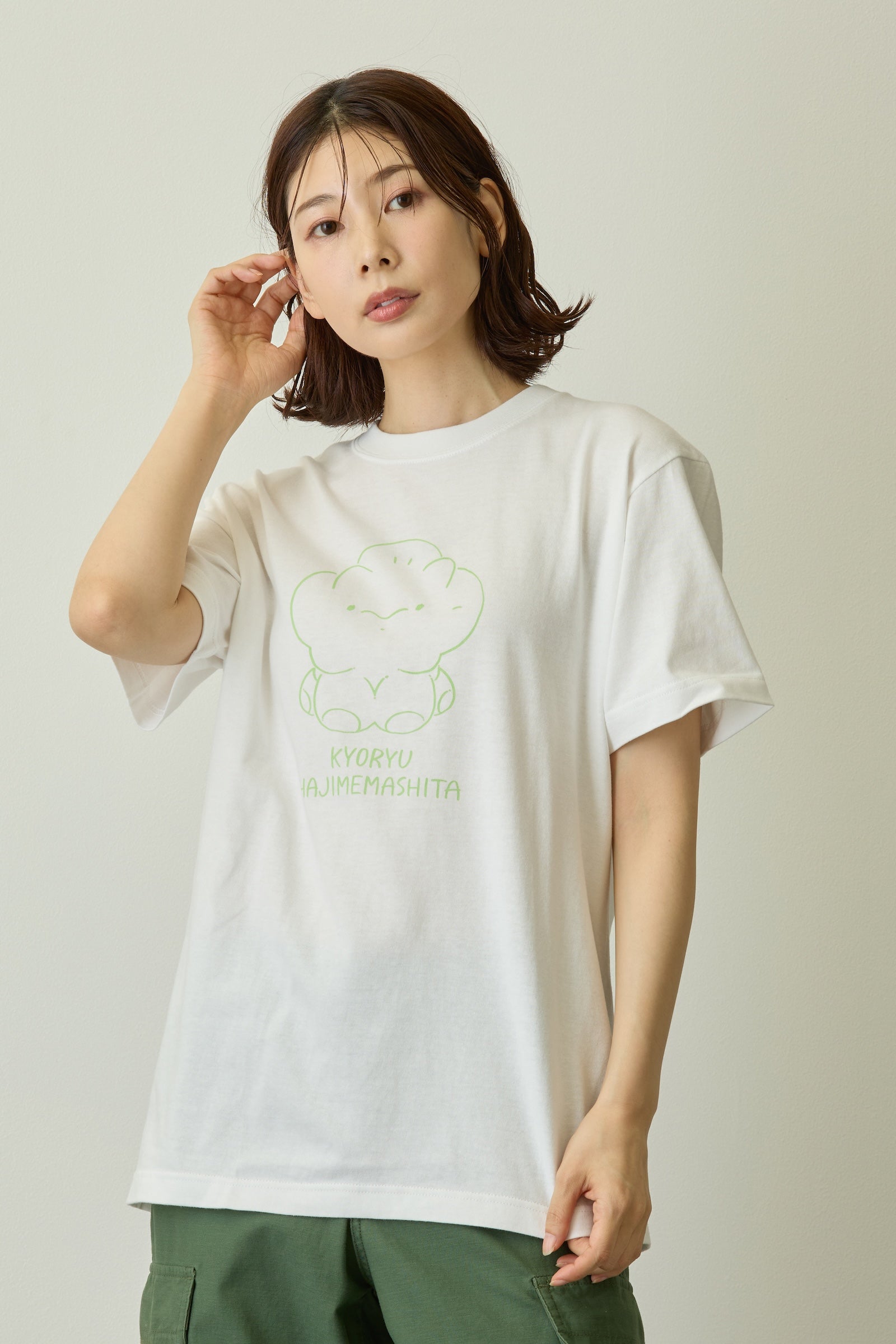 恐竜はじめました Tシャツ Hello！バブ ホワイト