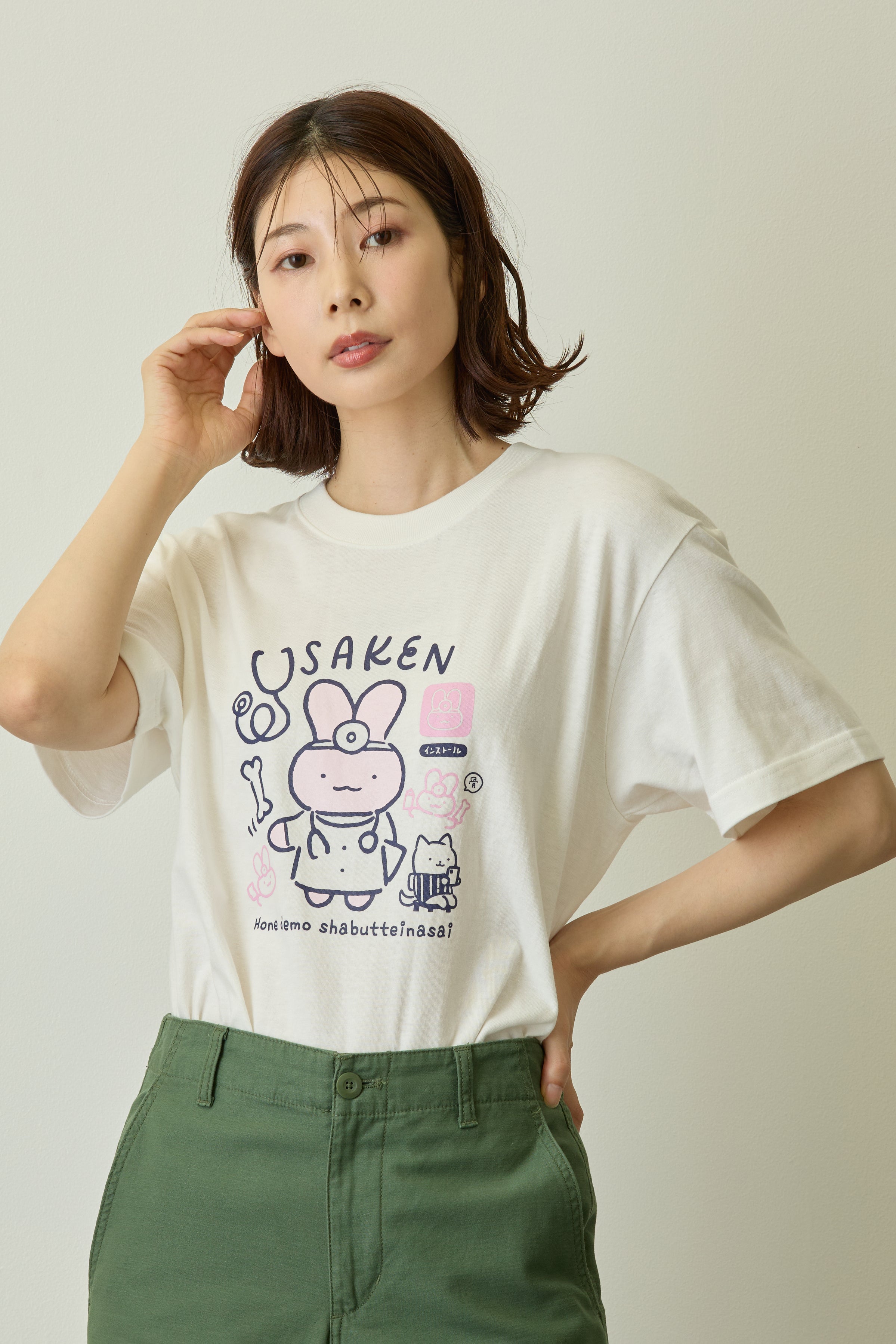ホワイトタイガーとブラックタイガー Tシャツ USAKEN バニラホワイトの