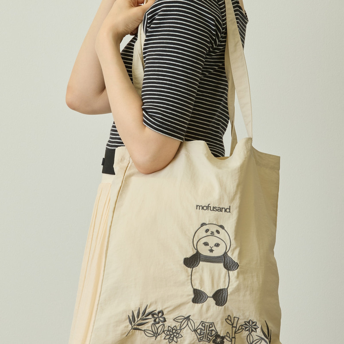mofusand 刺繍トートバッグ パンダにゃん ホワイト