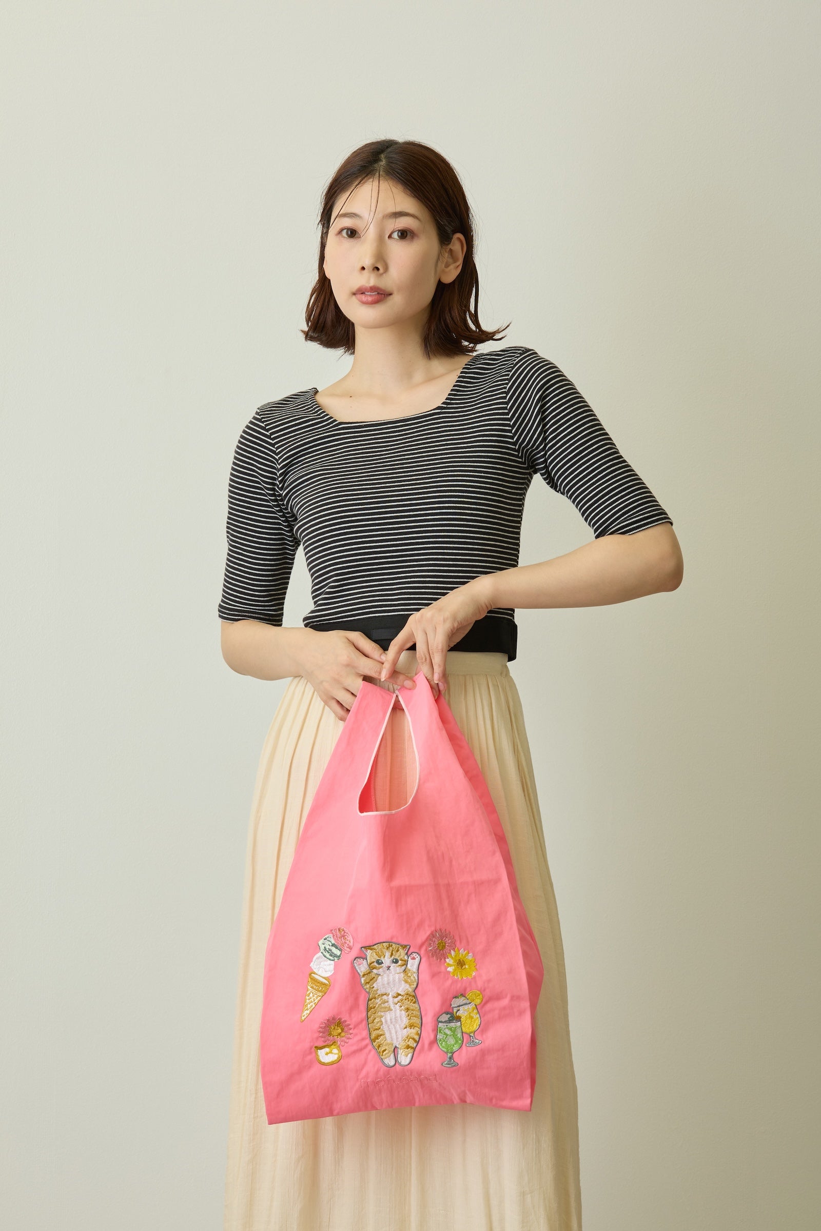 mofusand 刺繍エコバック スイーツ ピンクのページ