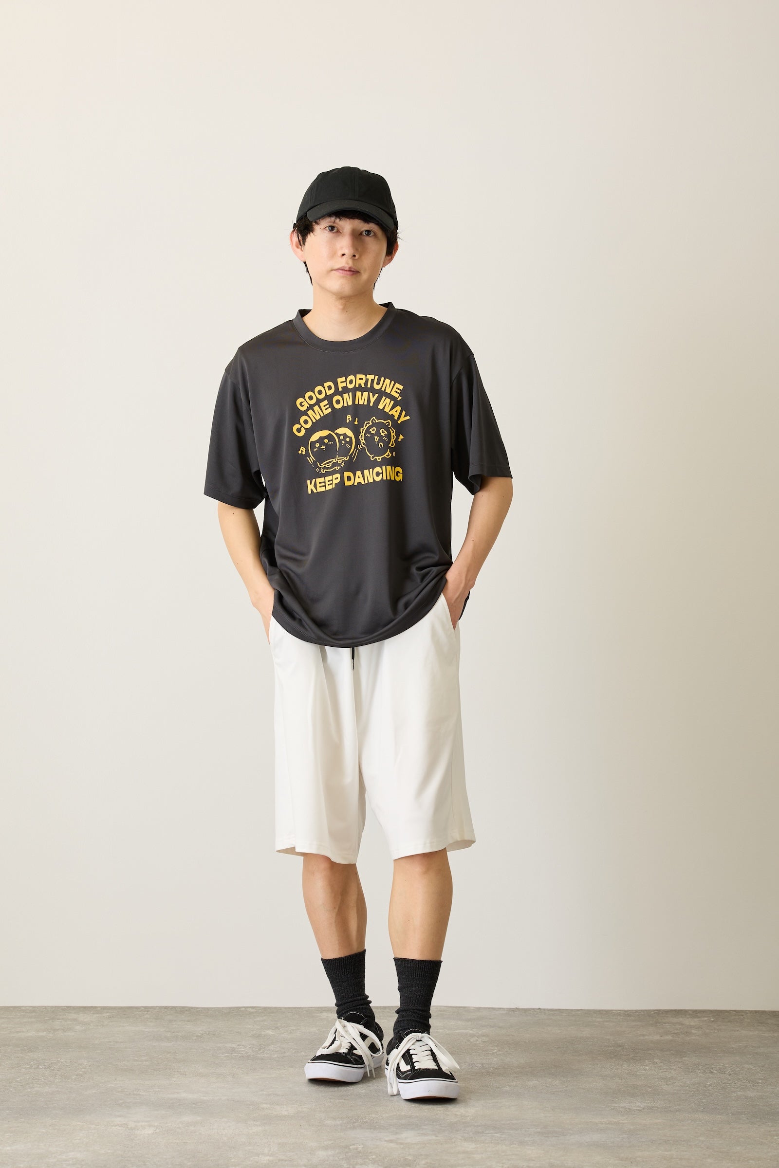 ちいかわ ドライTシャツ DANCE シーサーくりまんじゅう チャコール