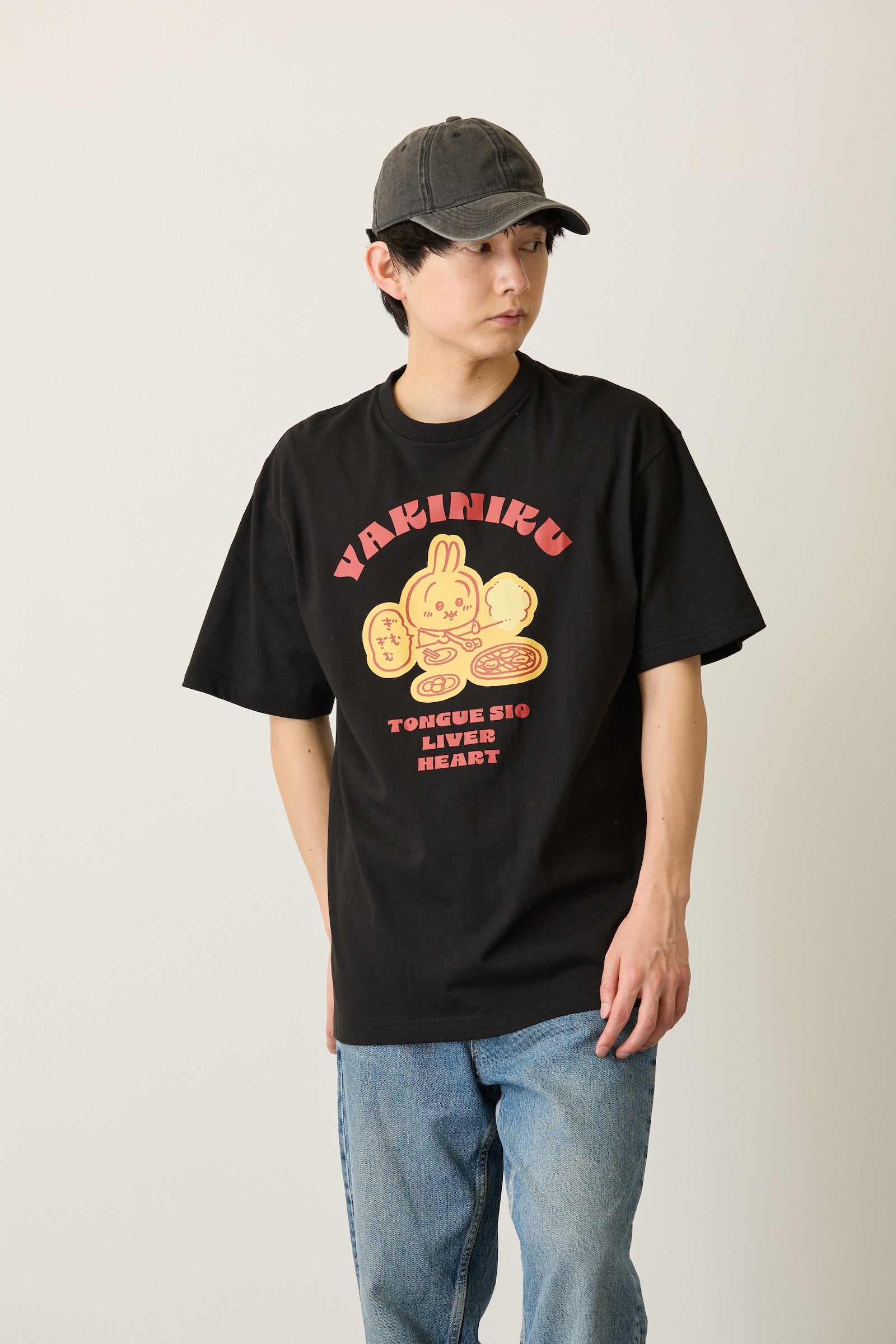 ちいかわ パックTシャツ 焼肉/屈伸 ブラック/オートミール