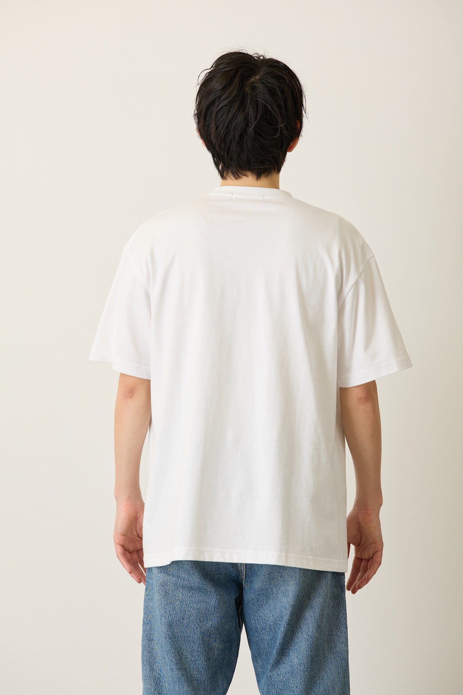 ちいかわ パックTシャツ おしりズリズリ/ステッカー ホワイト/スミ