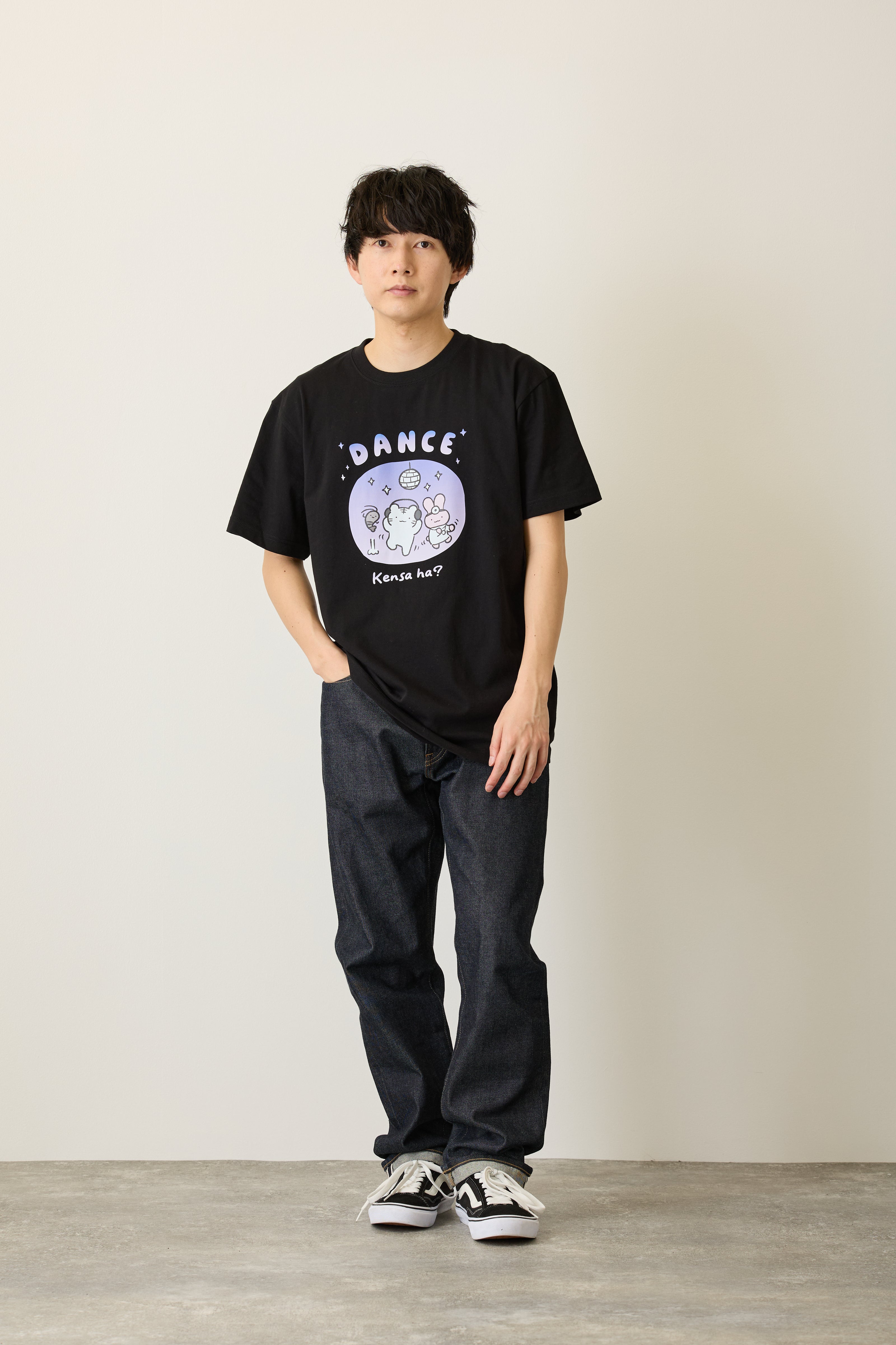ホワイトタイガーとブラックタイガー Tシャツ DANCE ブラックのページ