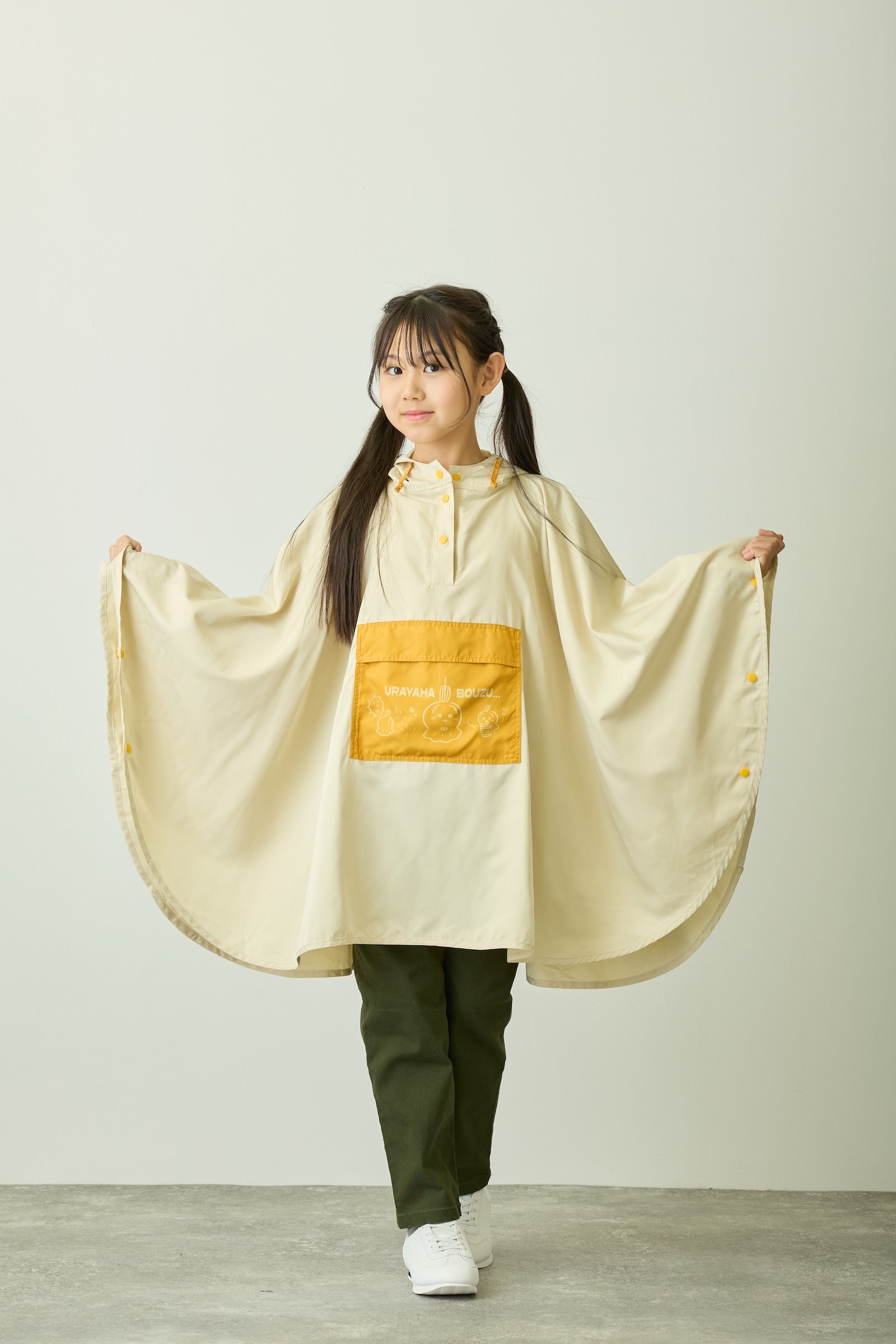 ちいかわ パッカブルレインポンチョ ウラヤハボウズ うさぎ ベージュ キッズ